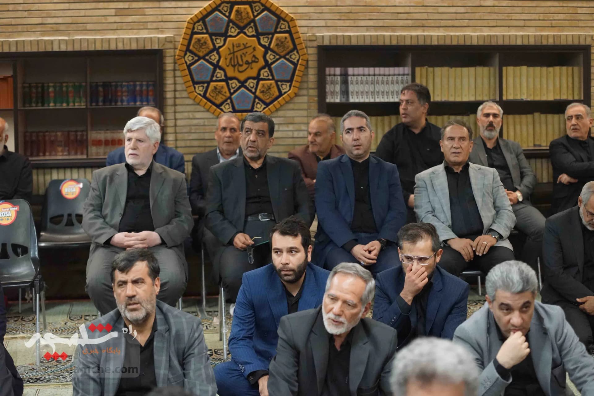 احمدینژادیها برای ختم همسر مرتضی تمدن سنگ تمام گذاشتند +تصاویر — تصویر 26