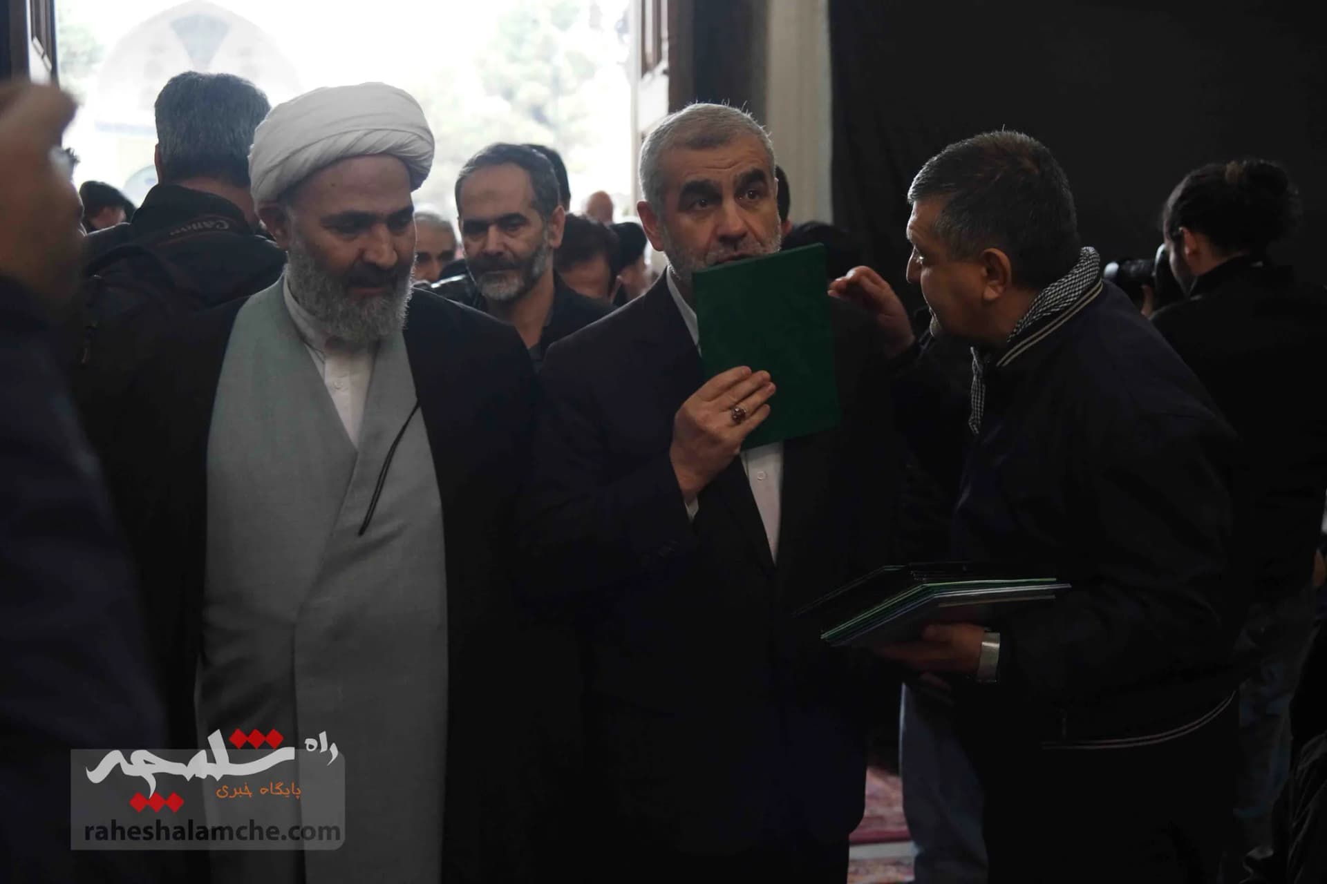 تشییع پیکر آیتالله امامی کاشانی +تصاویر — تصویر 11