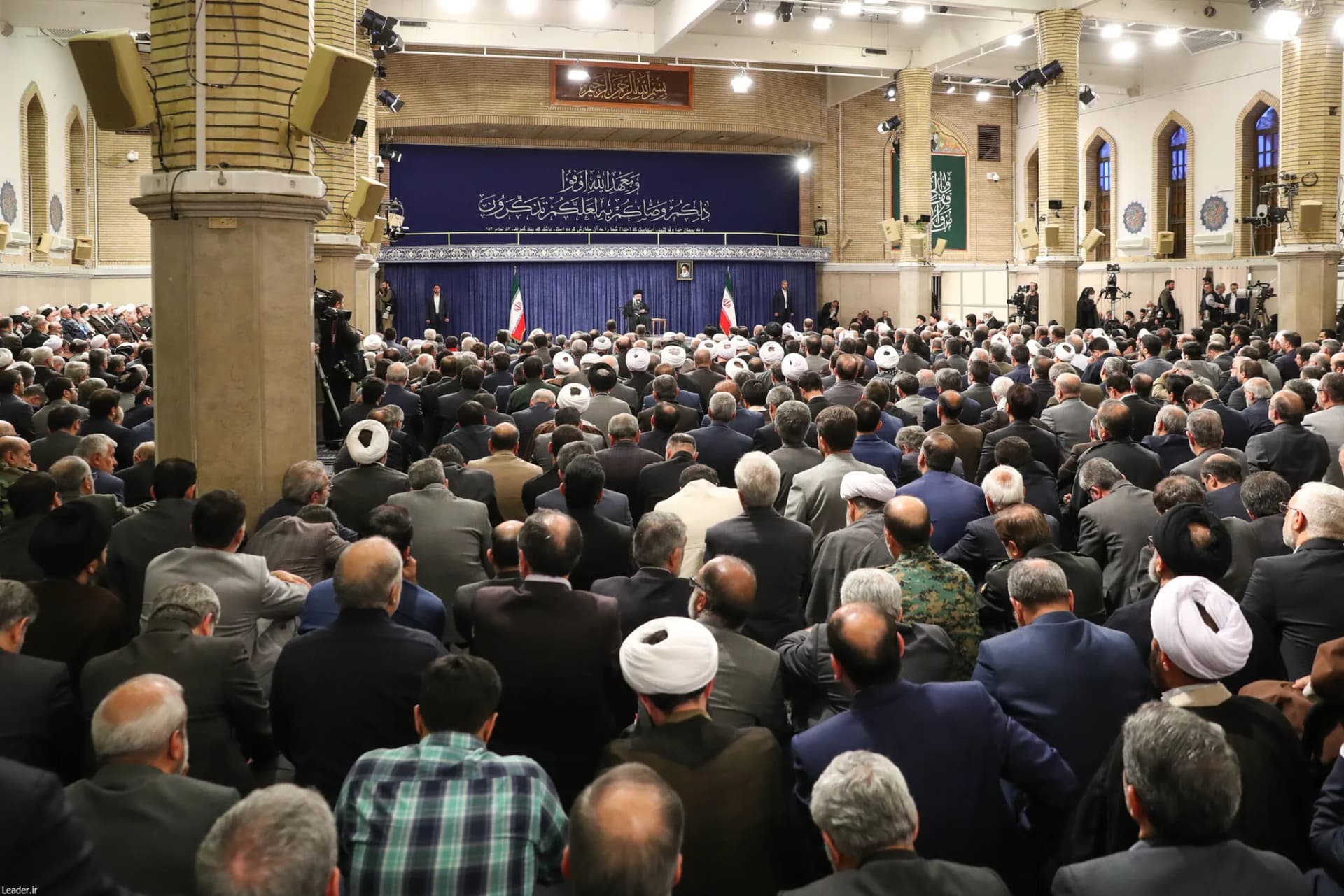 دیدار رمضانی کارگزارن نظام با رهبر انقلاب +تصاویر — تصویر 19