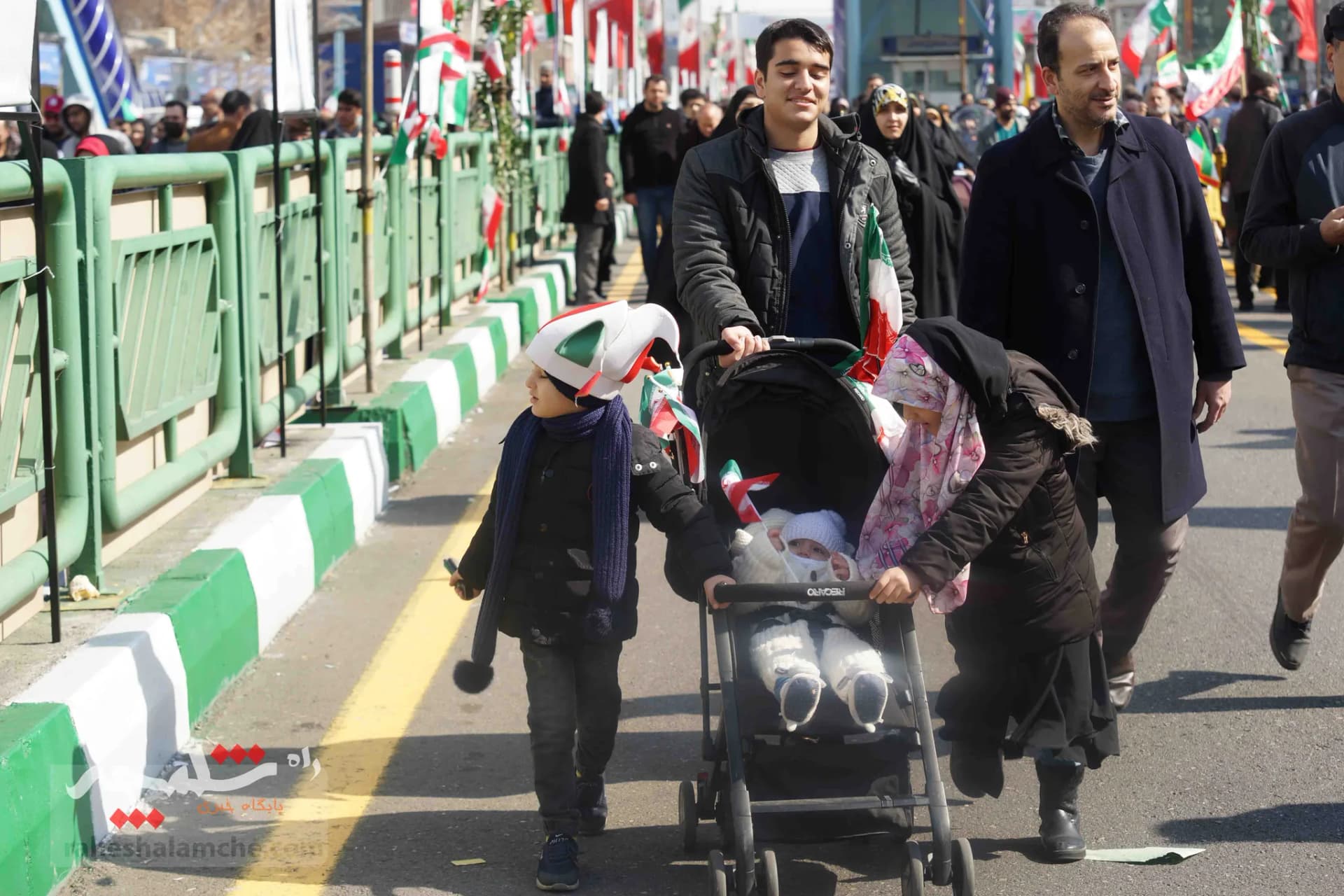 خروش ملت استوار ایران اسلامی در جشن ۴۴سالگی انقلاب اسلامی +تصاویر — تصویر 48