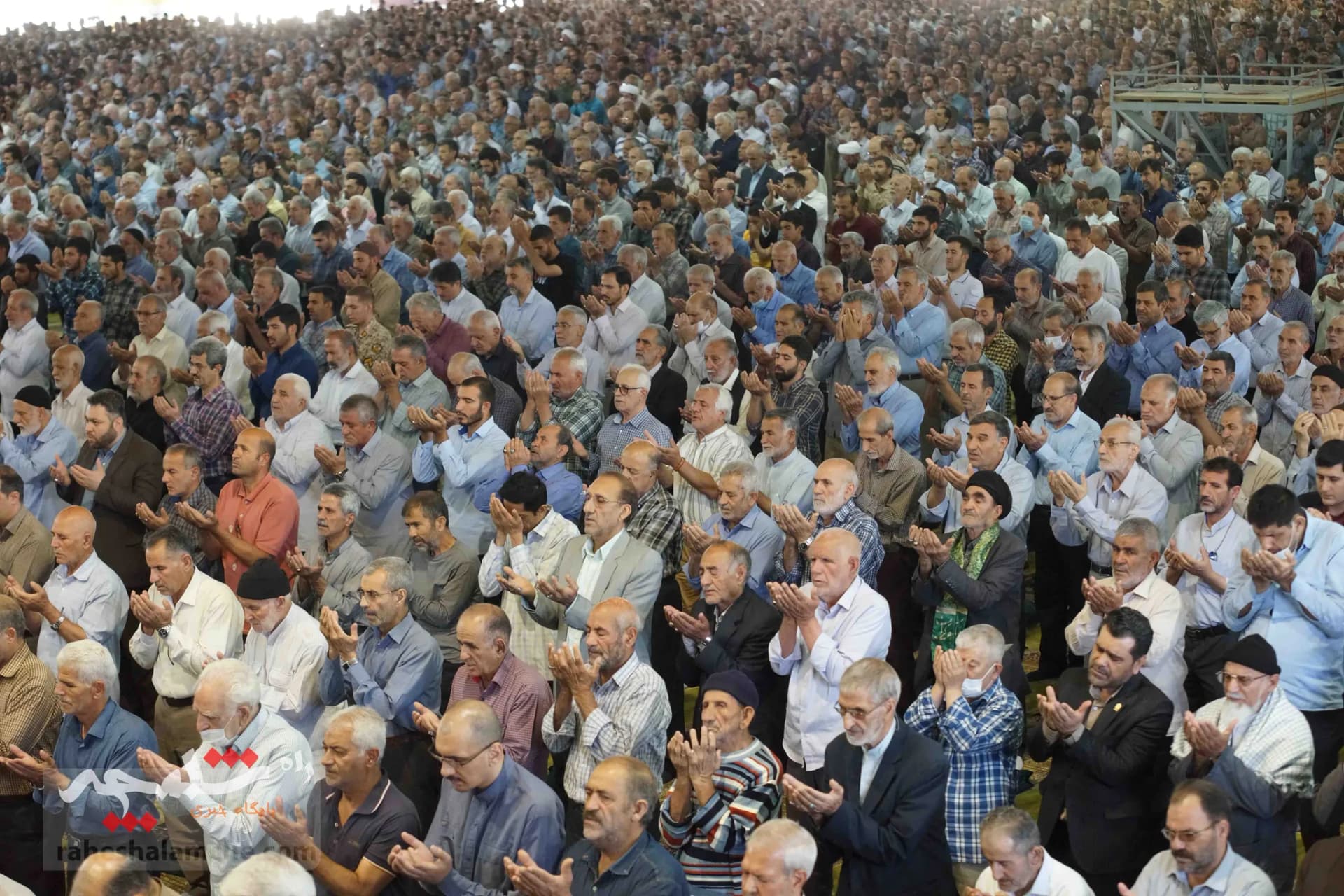نماز جمعه پرشکوه این هفته تهران در دانشگاه تهران برگزار شد +تصاویر — تصویر 42