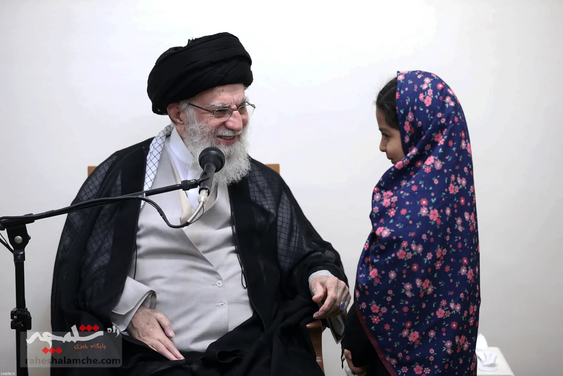 دیدار خانواده‌های شهدای شرارت اخیر رژیم صهیونیستی با رهبر انقلاب +تصاویر — تصویر 4