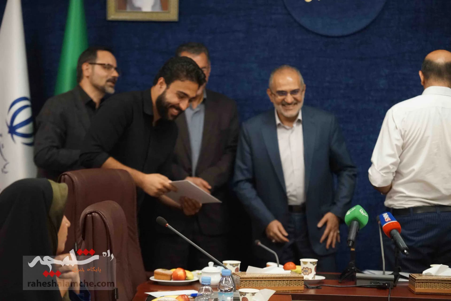 مراسم دیدار و تجلیل سیدمحمد حسینی از خبرنگاران +تصاویر — تصویر 88