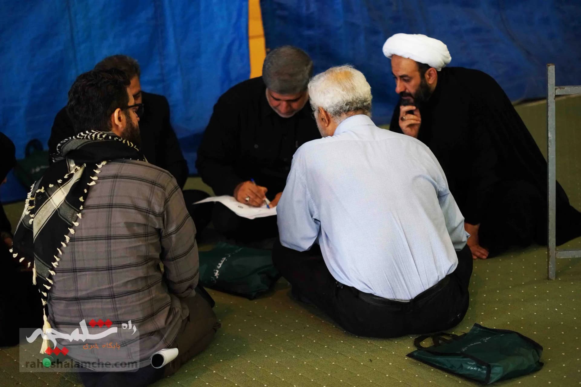نماز جمعه این هفته تهران در مصلی امام خمینی(ره) برگزار شد +تصاویر — تصویر 19