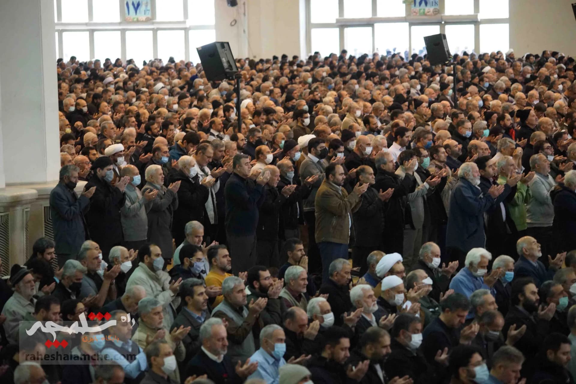 حضور پررنگ جوانان و نوجوانان در نماز جمعه تهران +تصاویر — تصویر 49