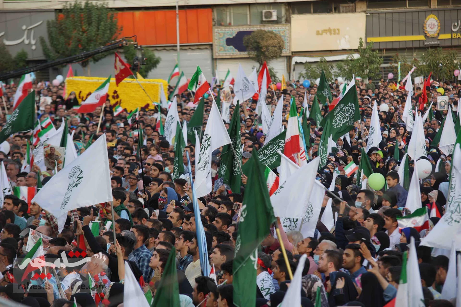 جشن باشکوه مردم تهران +تصاویر — تصویر 32