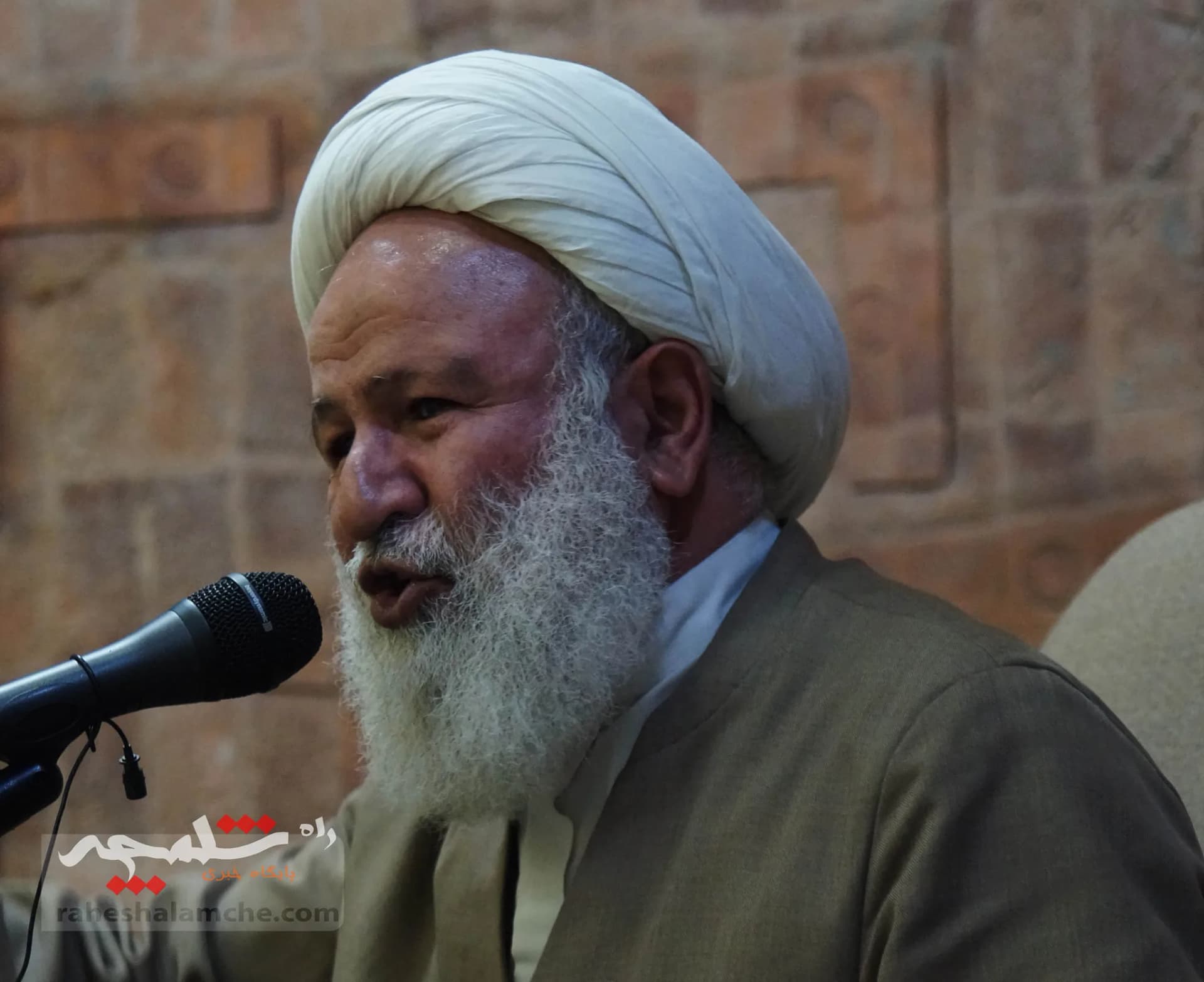 چرا احمدی‌نژاد در مراسم ختم مرحوم پرویز داودی حضور نداشت؟ +تصاویر — تصویر 98