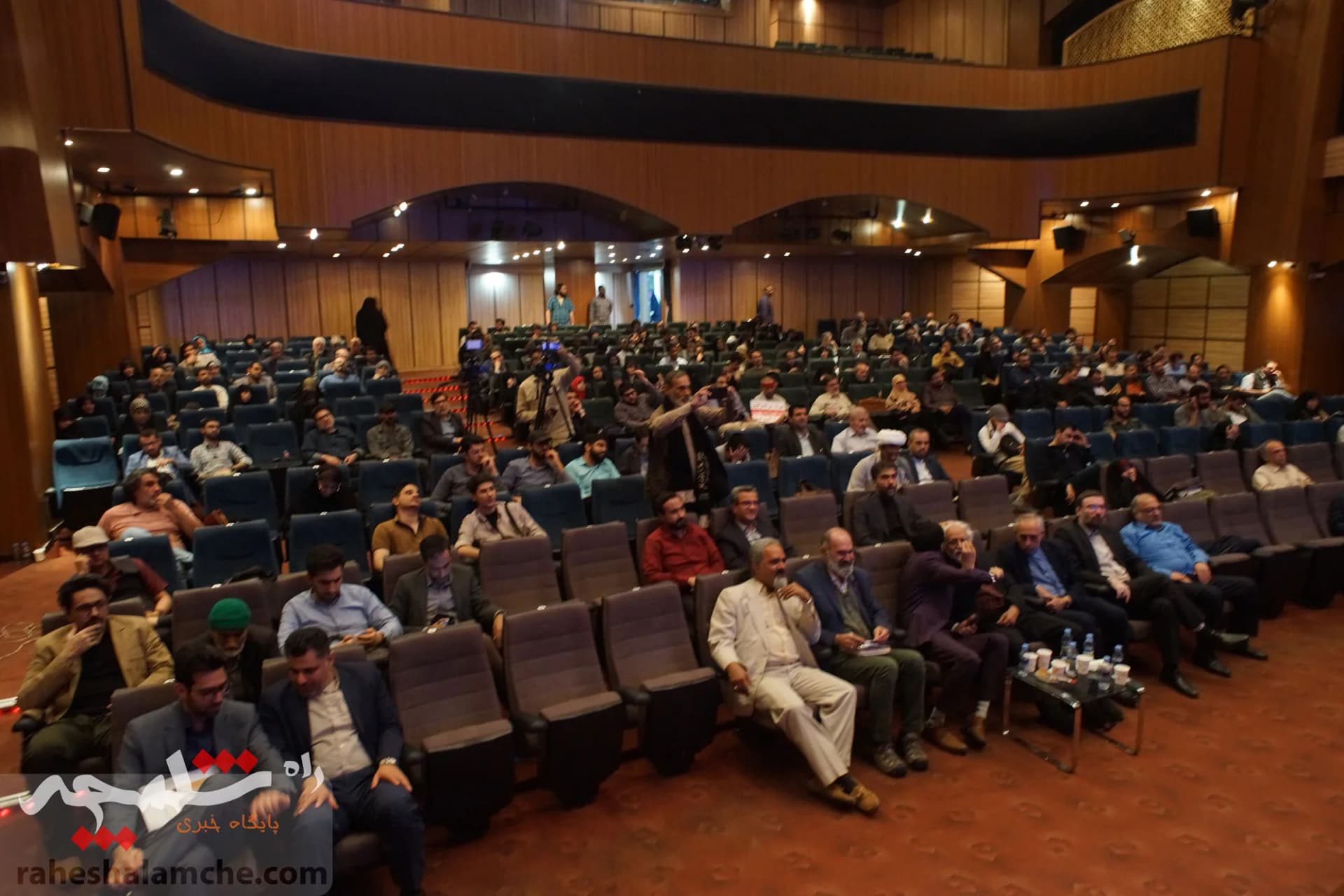 گزارش تصویری همایش «آقای نادر» با حضور معاون پارلمانی رئیسجمهور — تصویر 53