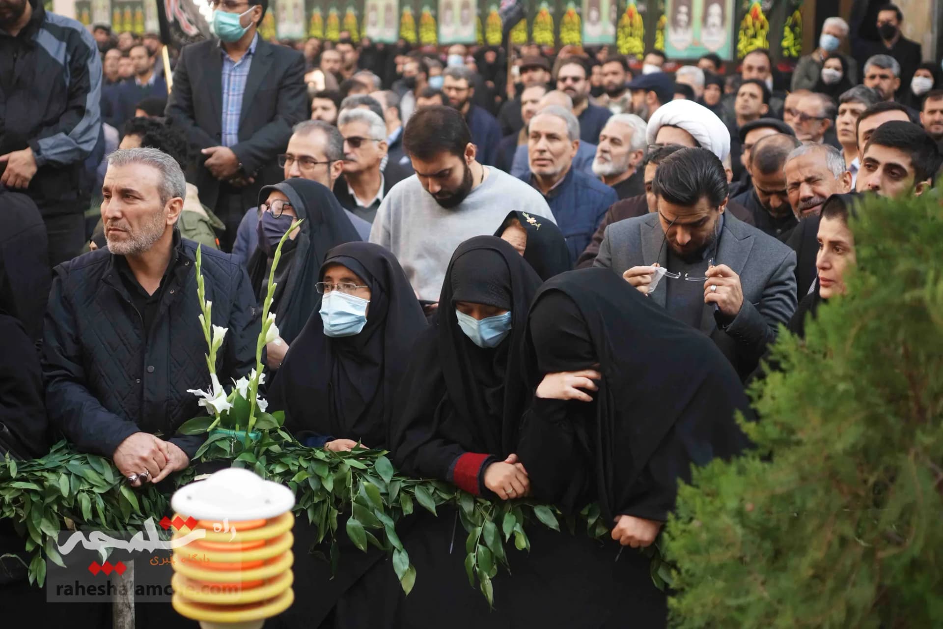 گزارش تصویری تشییع و خاکسپاری شهید گمنام در وزارت فرهنگ و ارشاد اسلامی — تصویر 53