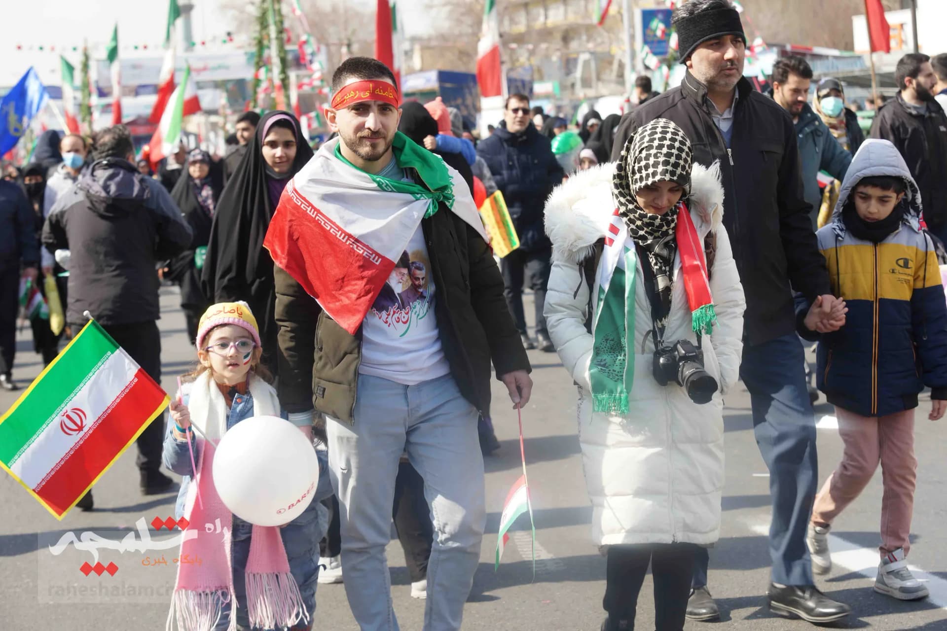 خروش ملت استوار ایران اسلامی در جشن ۴۴سالگی انقلاب اسلامی +تصاویر — تصویر 62