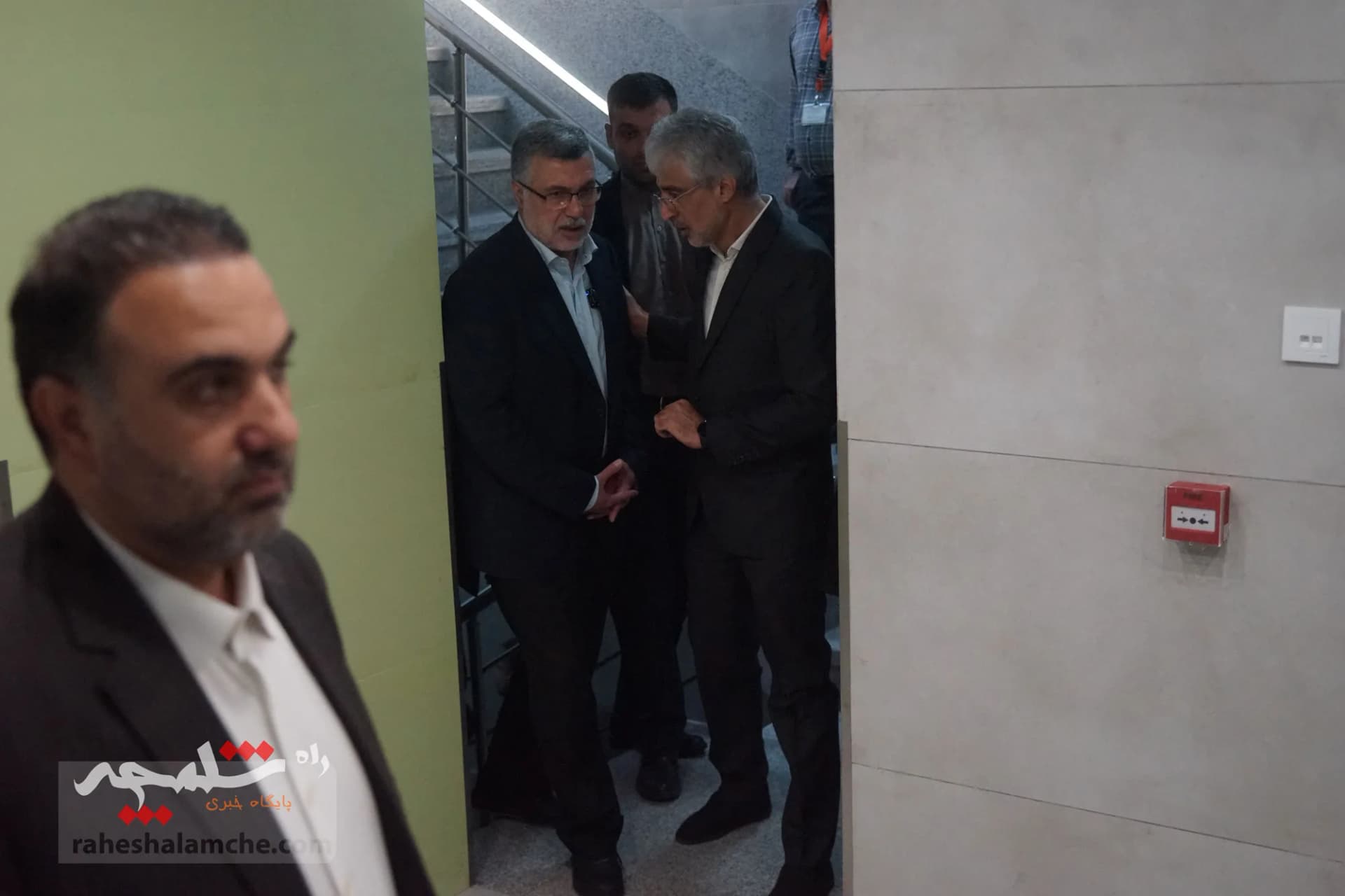 حضور ظفرقندی در بیمارستان امیراعلم تهران+ تصاویر — تصویر 64