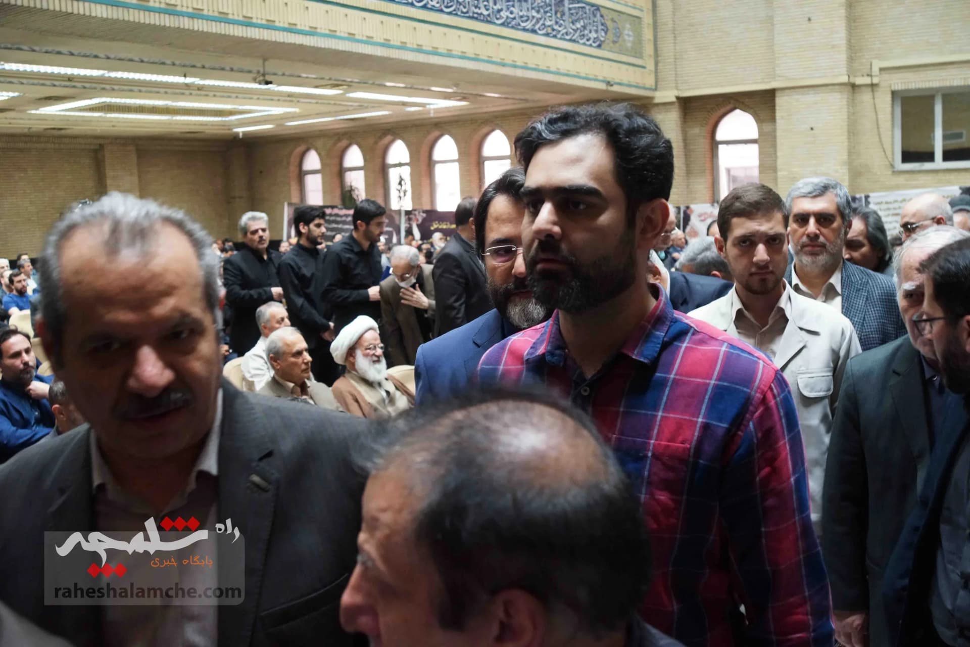 چرا احمدی‌نژاد در مراسم ختم مرحوم پرویز داودی حضور نداشت؟ +تصاویر — تصویر 60