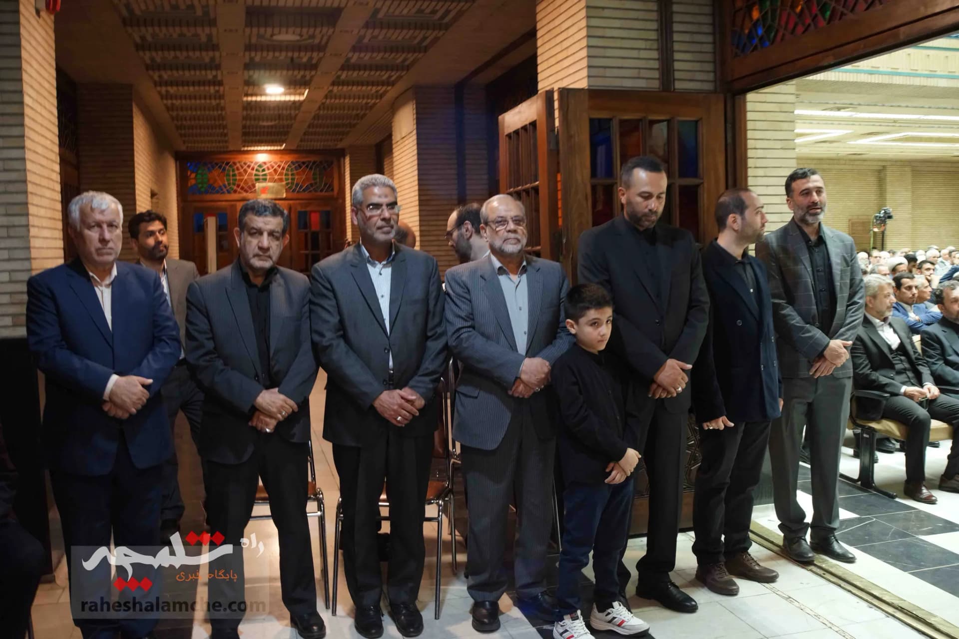 چرا احمدی‌نژاد در مراسم ختم مرحوم پرویز داودی حضور نداشت؟ +تصاویر — تصویر 46