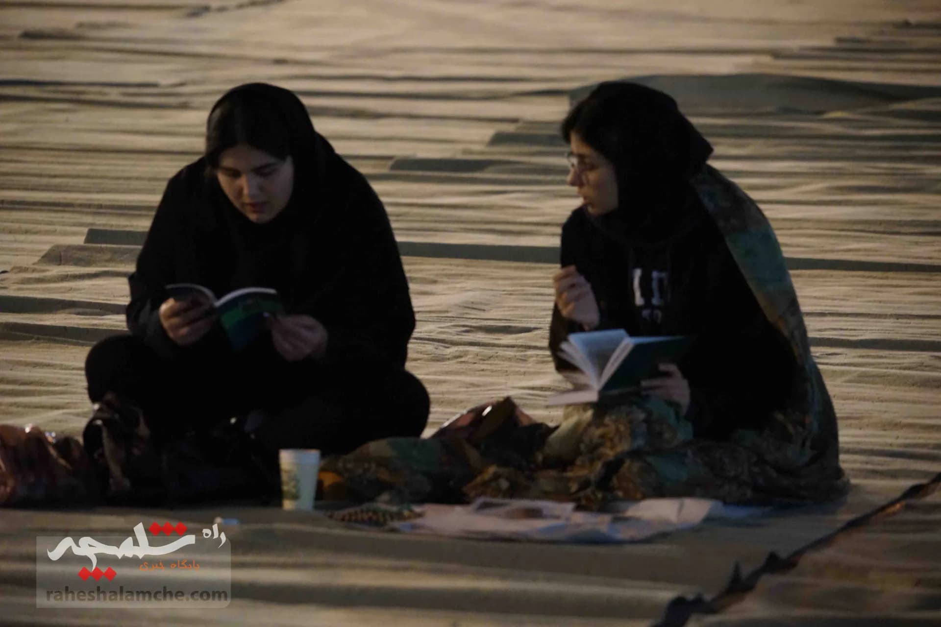 مراسم احیای شب 19 ماه مبارک رمضان در مصلای امام خمینی(ره) برگزار شد +تصاویر — تصویر 41