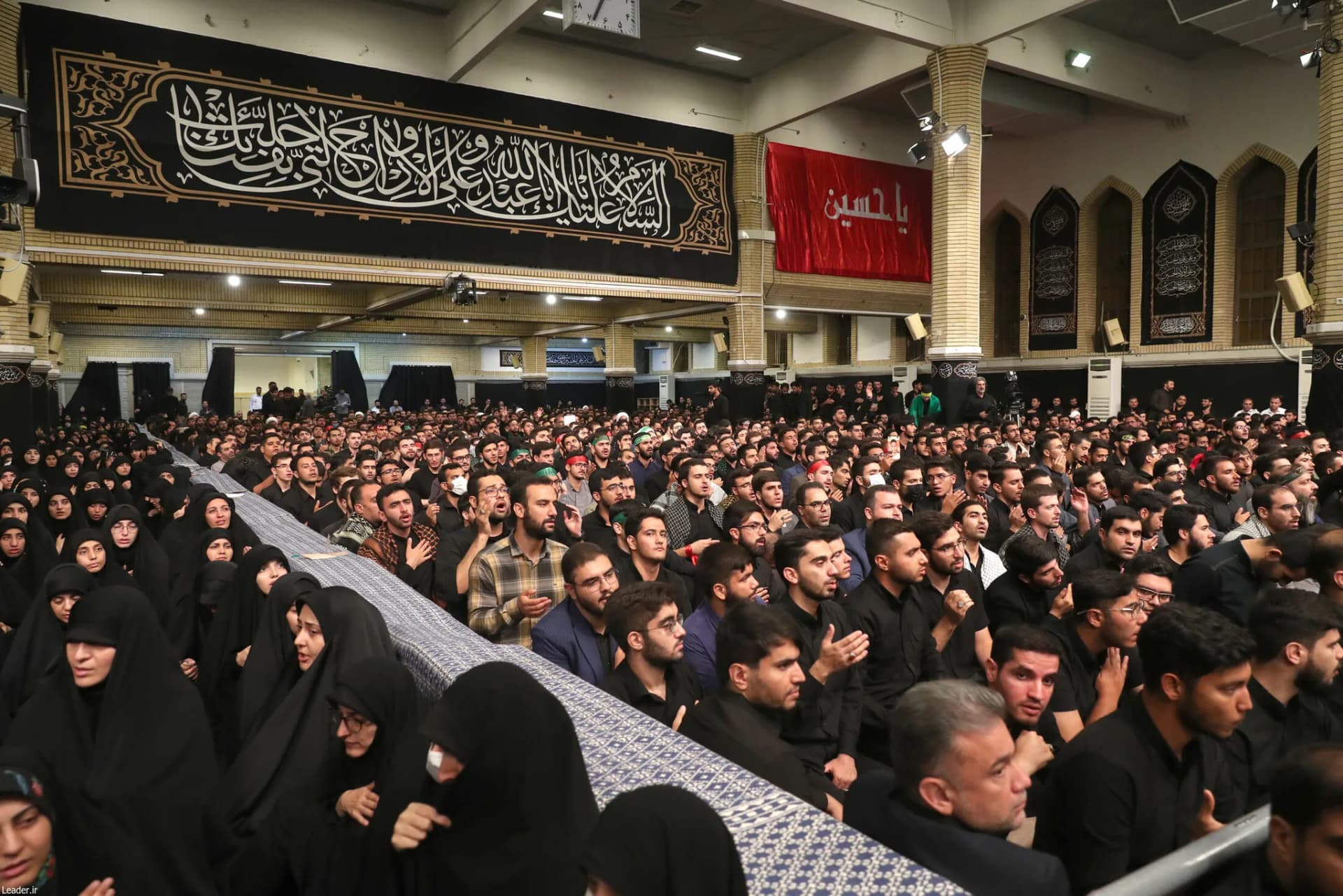 گزارش تصویری عزاداری هیئت‌های دانشجویی در حضور رهبر انقلاب — تصویر 5