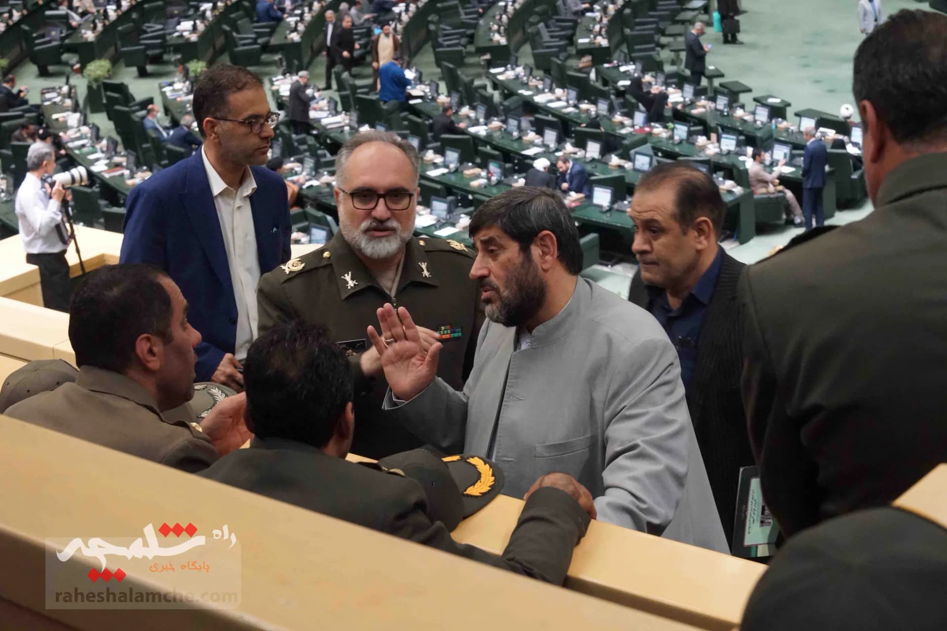 ارتش در مجلس شورای اسلامی +تصاویر — تصویر 36