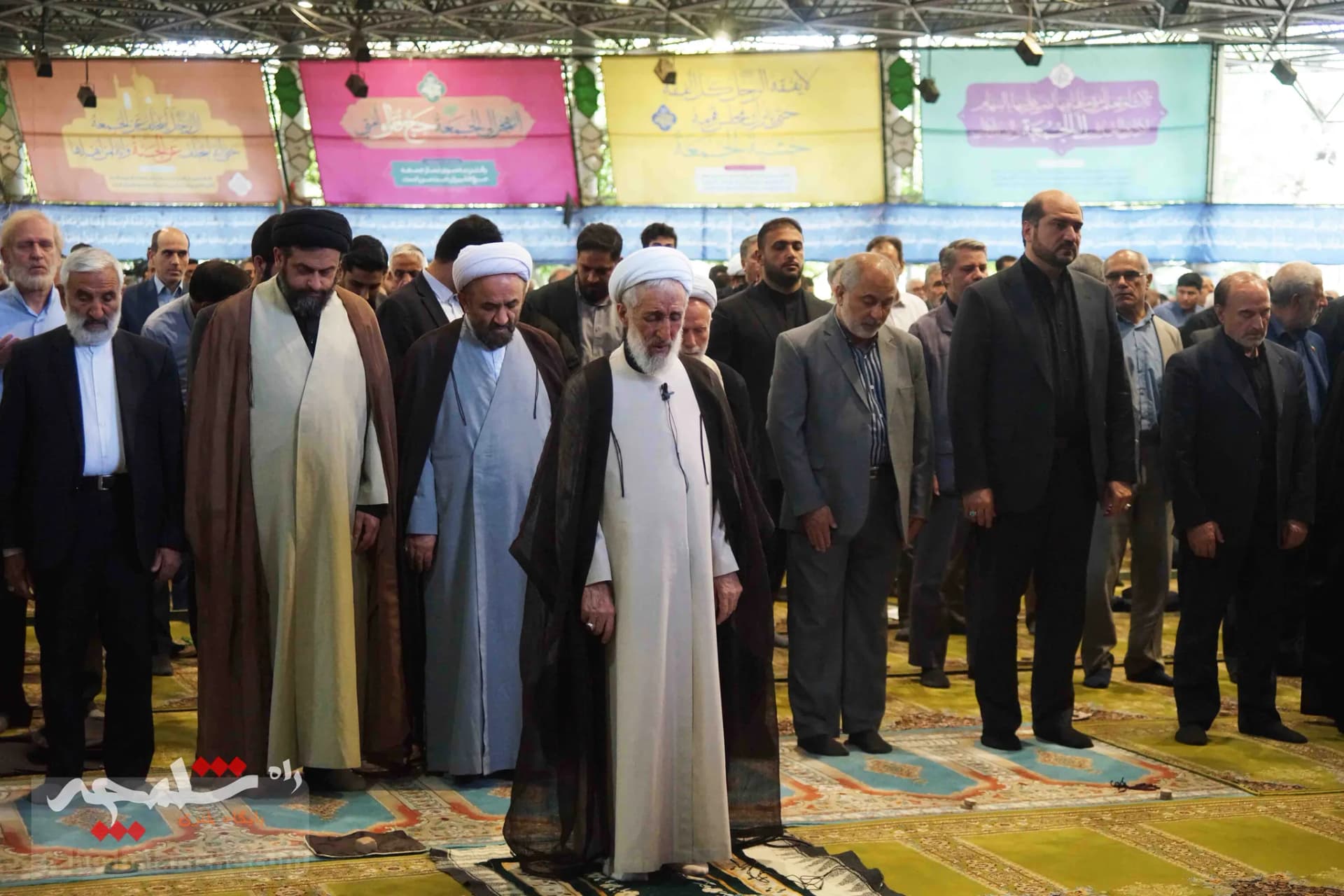 نماز جمعه این هفته تهران به امامت صدیقی برگزار شد +تصاویر — تصویر 46