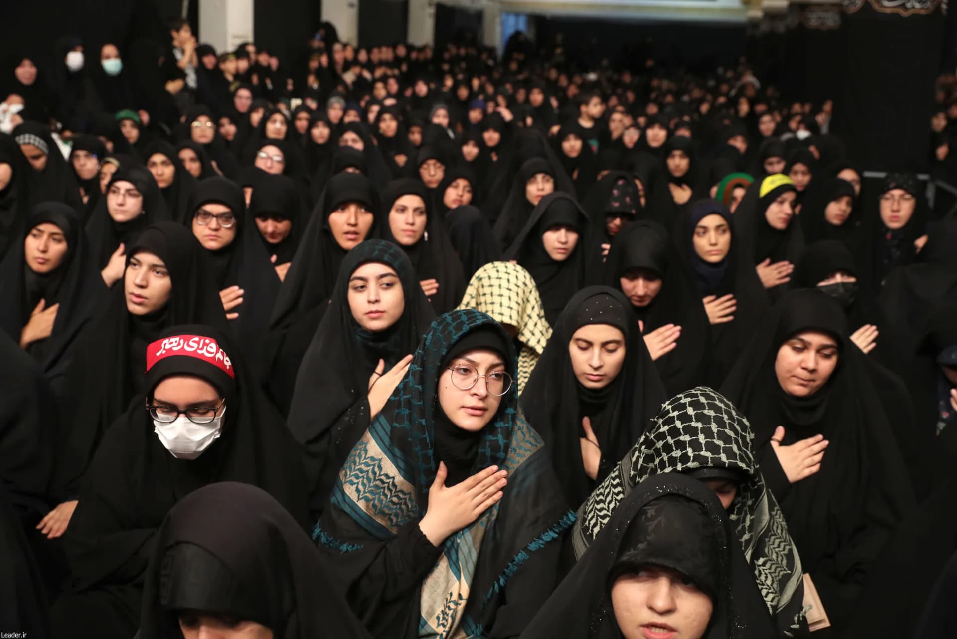 گزارش تصویری عزاداری هیئت‌های دانشجویی در حضور رهبر انقلاب — تصویر 37