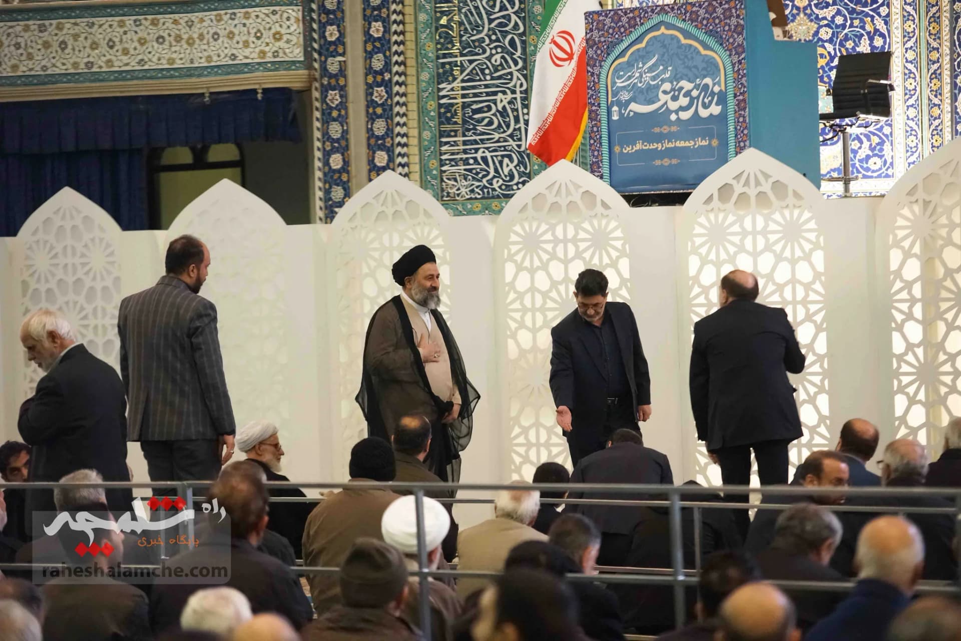 تصاویر نماز جمعه تهران در اولین روز زمستان 1402 — تصویر 13