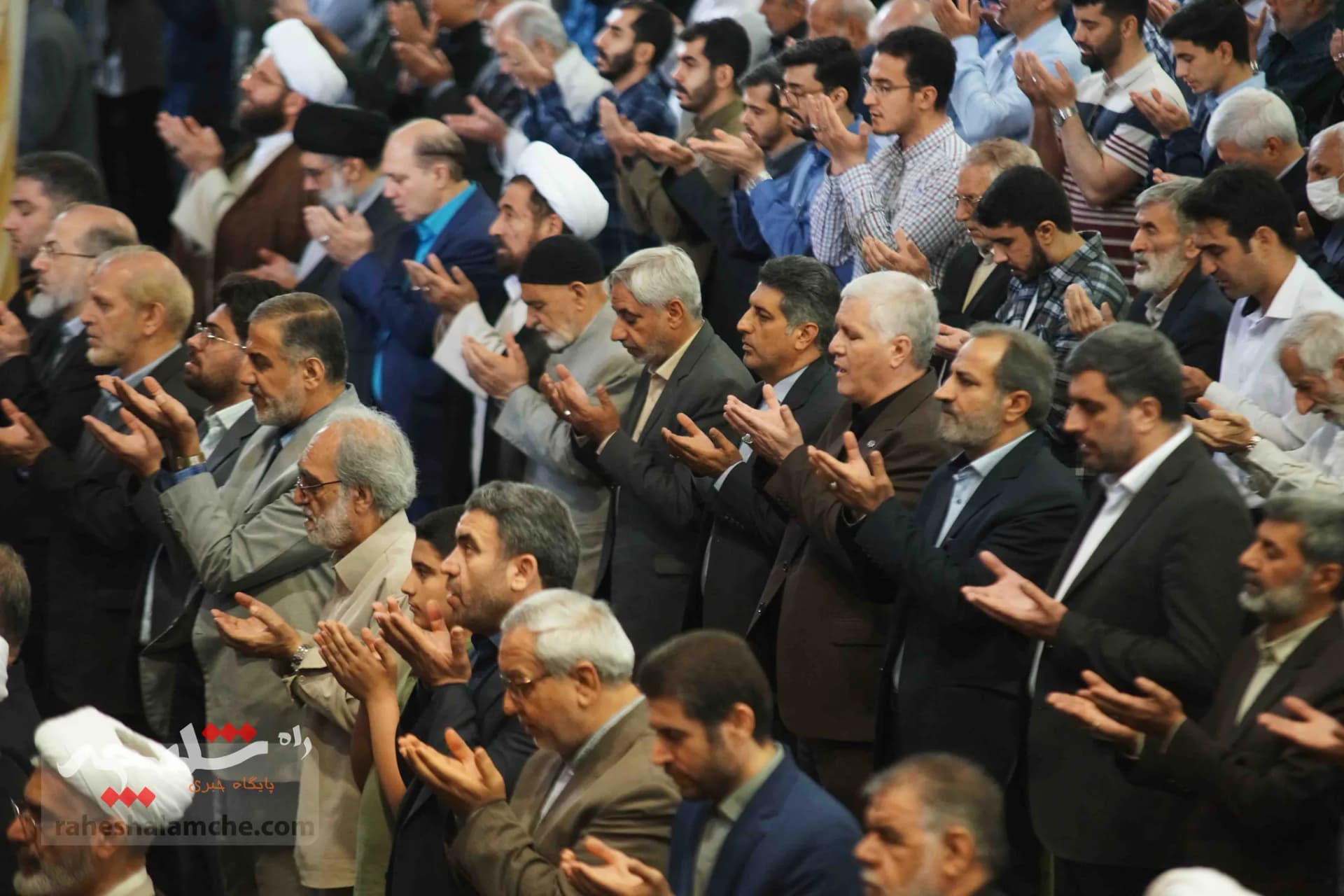 نماز جمعه این هفته تهران به امامت ابوترابی‌فرد برگزار شد +تصاویر — تصویر 50