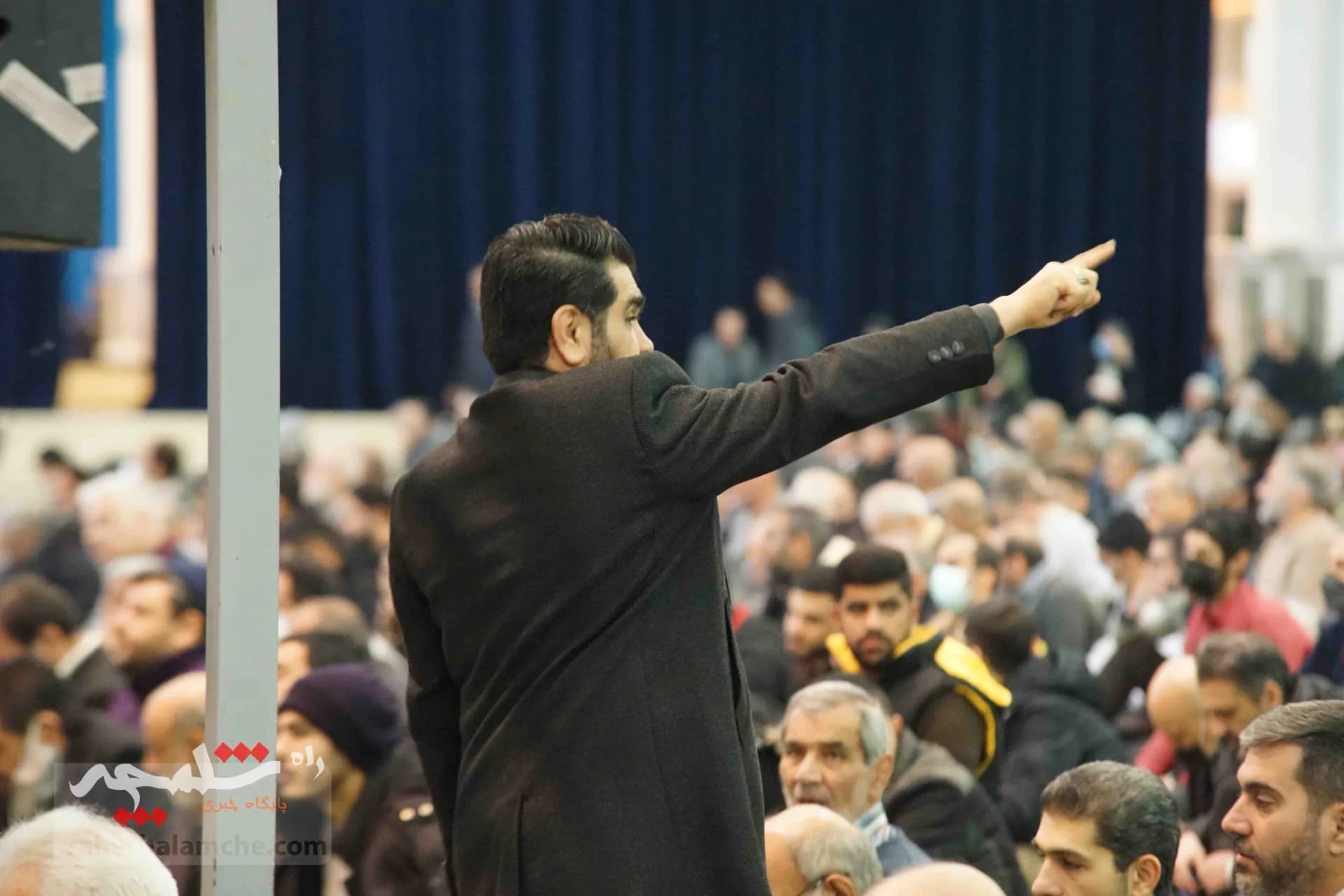 حضور پررنگ جوانان و نوجوانان در نماز جمعه تهران +تصاویر — تصویر 12