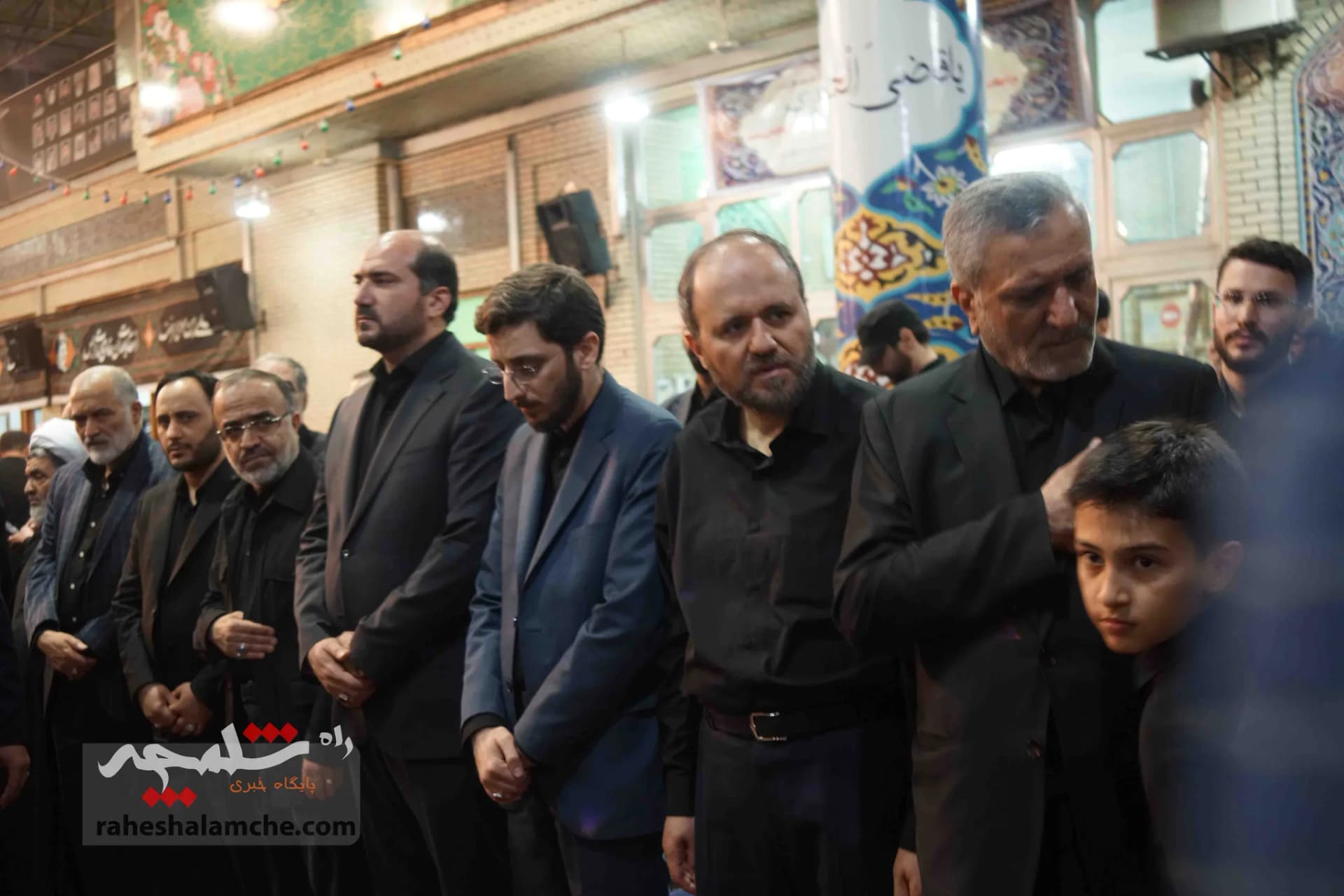 چه کسانی در مراسم گرامی‌داشت شهدای خدمت در مسجد ارک حضور داشتند؟ +تصاویر — تصویر 10