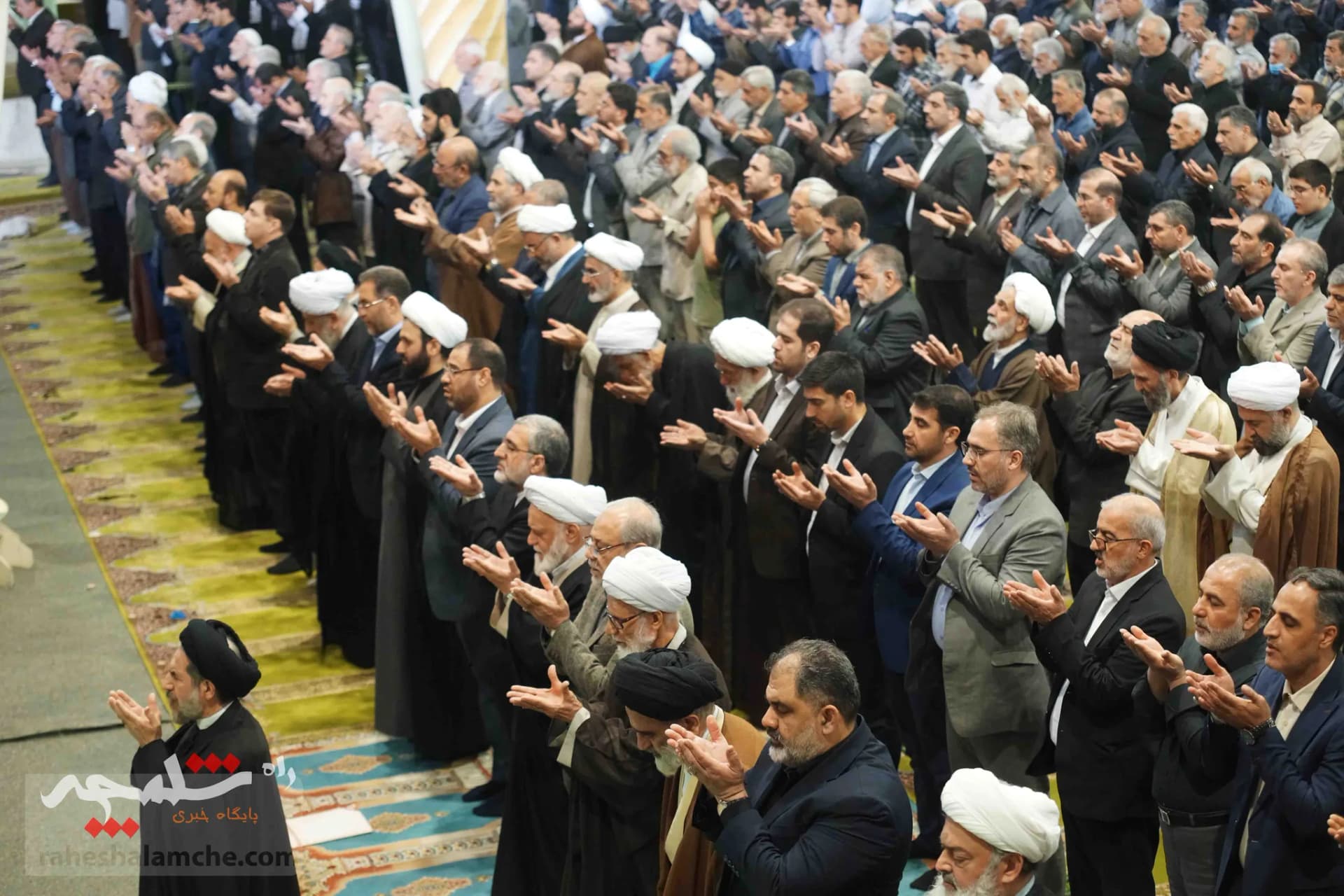 نماز جمعه این هفته تهران به امامت ابوترابی‌فرد برگزار شد +تصاویر — تصویر 57