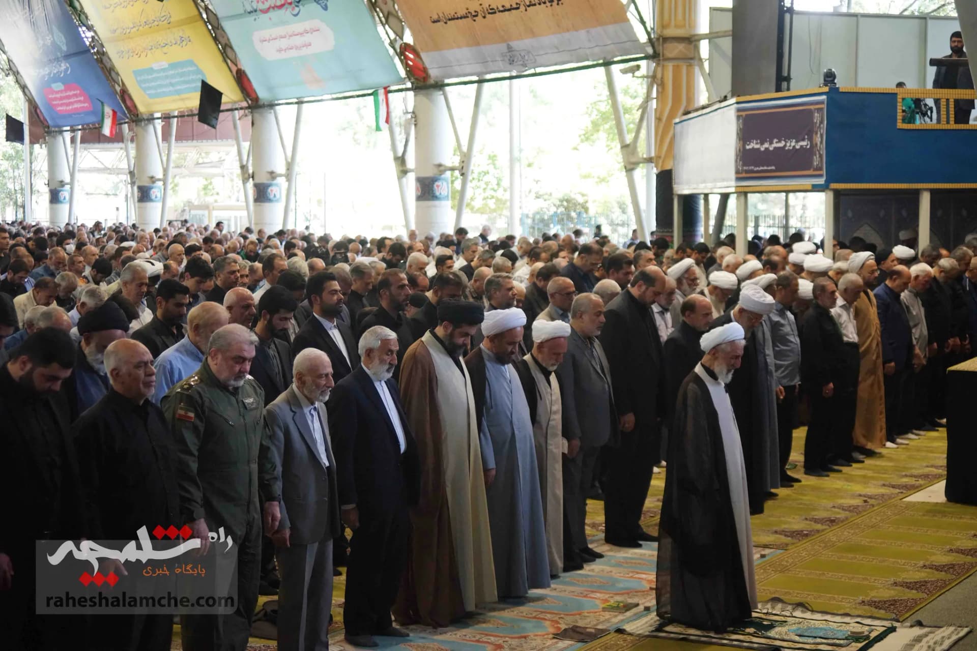 نماز جمعه این هفته تهران به امامت صدیقی برگزار شد +تصاویر — تصویر 51