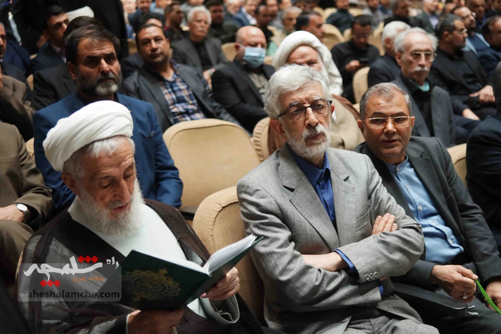 چرا احمدی‌نژاد در مراسم ختم مرحوم پرویز داودی حضور نداشت؟ +تصاویر — تصویر 38