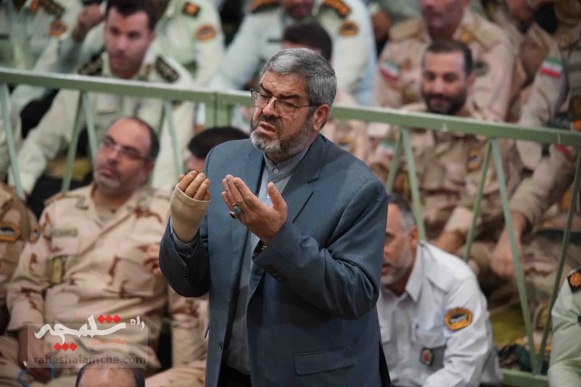 گزارش تصویری نمازجمعه تهران در هفته نیروی انتظامی — تصویر 21