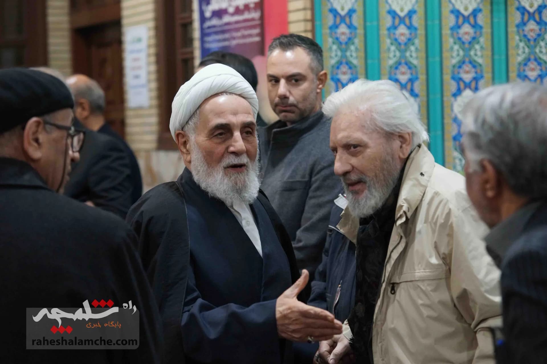 چه کسانی در مراسم ختم مرحوم سیدمهدی طالقانی حضور داشتند؟ +تصاویر — تصویر 38