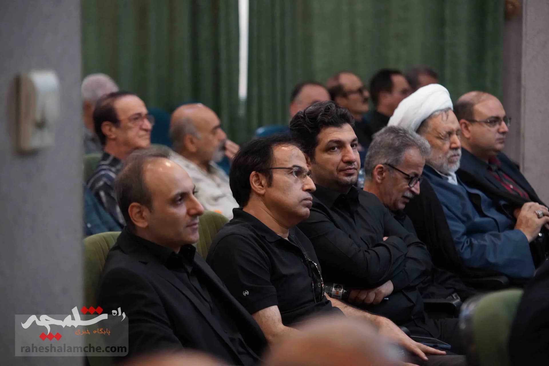 چه کسانی در مراسم ختم «سارا طاووسی» حضور داشتند؟ +تصاویر — تصویر 57