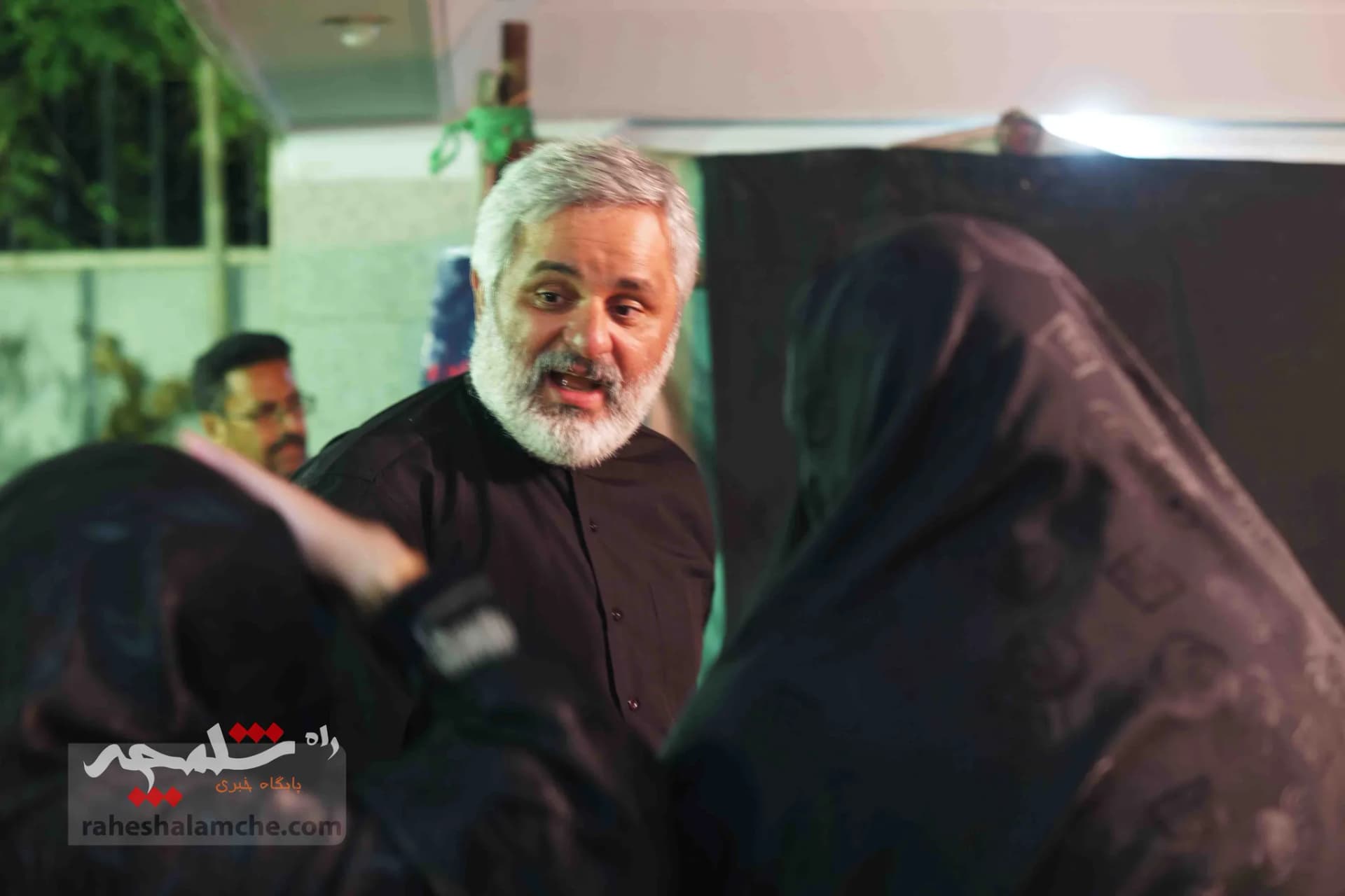 پخت آش نذری به مناسبت 28 صفر در محله دروازه شمیران تهران +تصاویر — تصویر 58