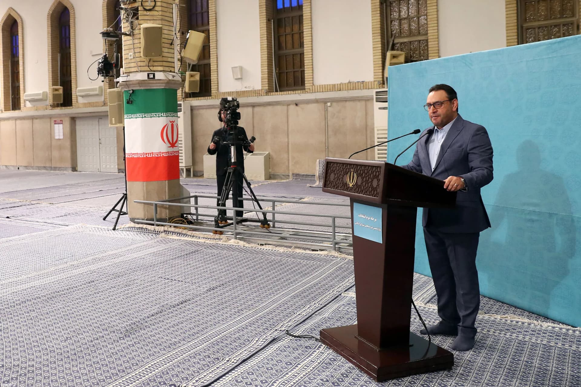 حضور رهبر انقلاب در مرحله دوم انتخابات مجلس شورای اسلامی +تصاویر — تصویر 29