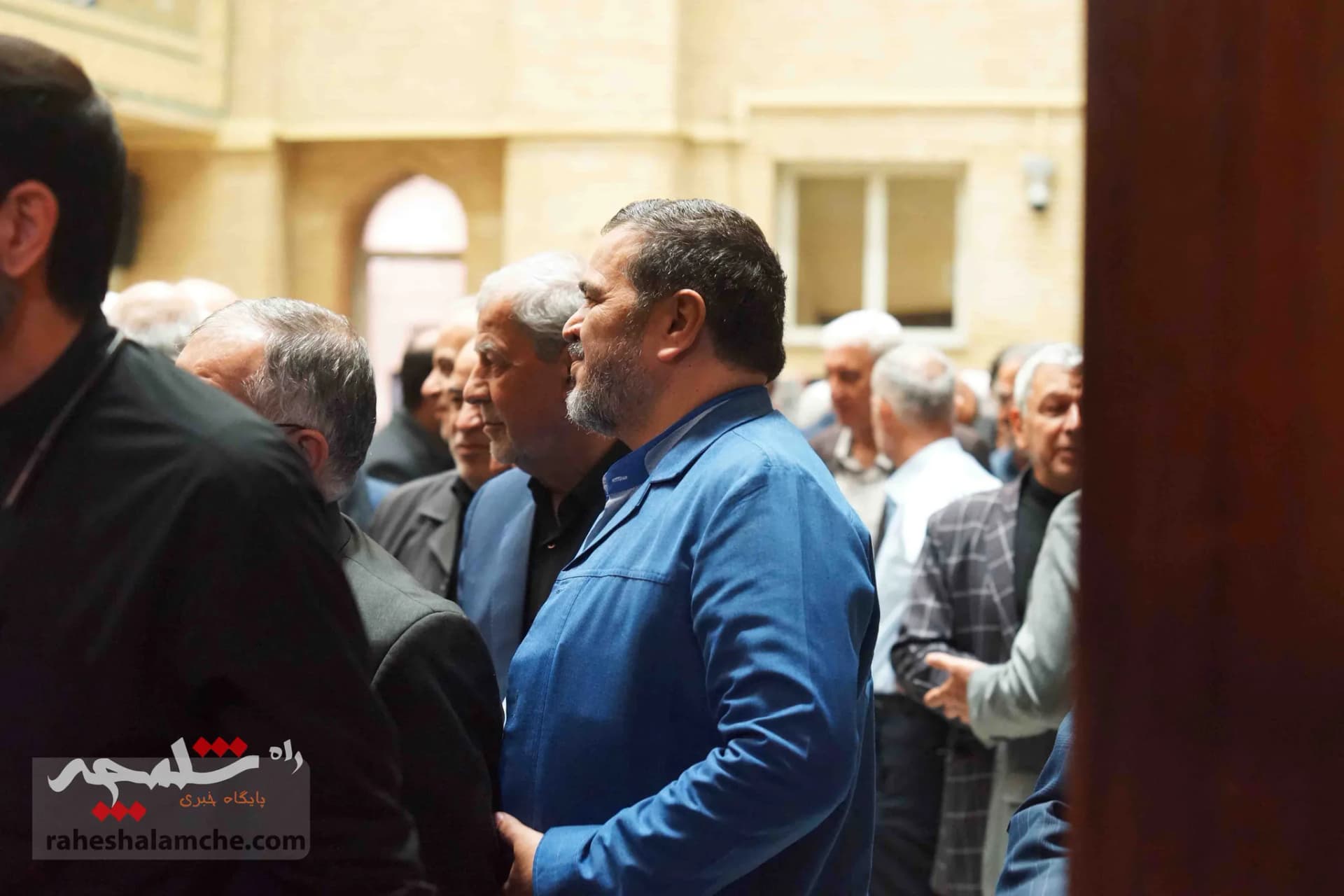 همه شخصیتهایی که در مراسم ختم مادر زریبافان شرکت کرده بودند +تصاویر — تصویر 97