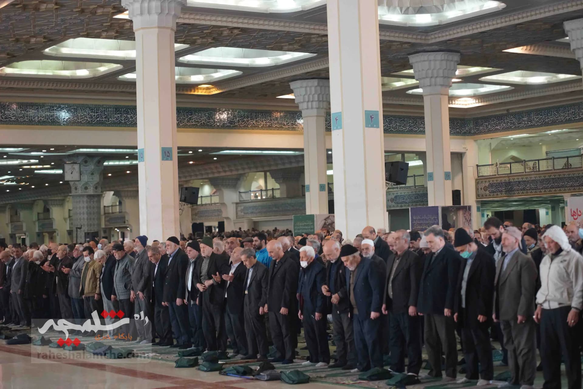 تصاویر نماز جمعه تهران در اولین روز زمستان 1402 — تصویر 50