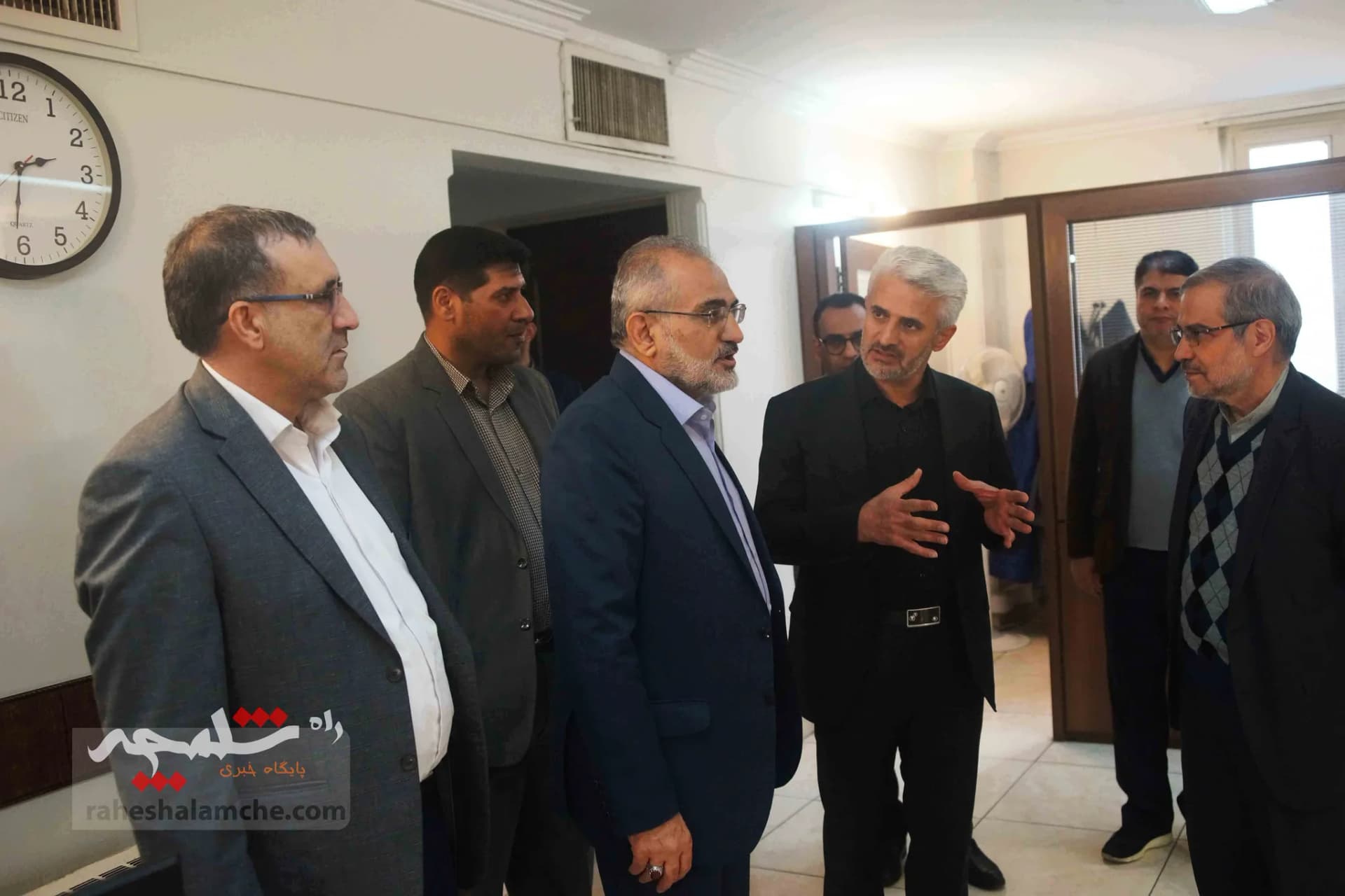 بازدید معاون پارلمانی رئیس‌جمهور از روزنامه شهروند +تصاویر — تصویر 6