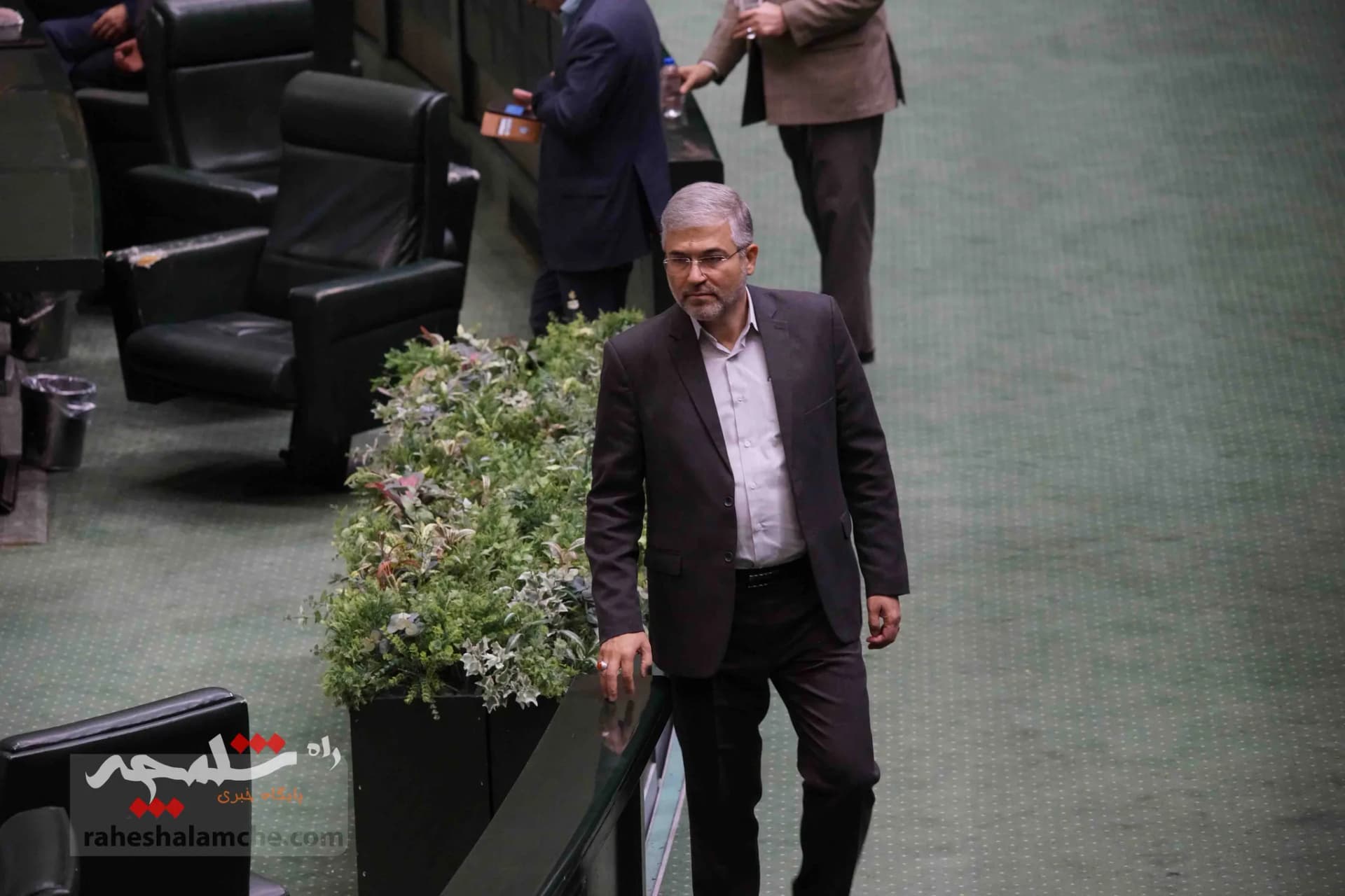 پزشکیان با حضور در خانه ملت، لایحه بودجه 1404 را تقدیم مجلس کرد +تصاویر — تصویر 50