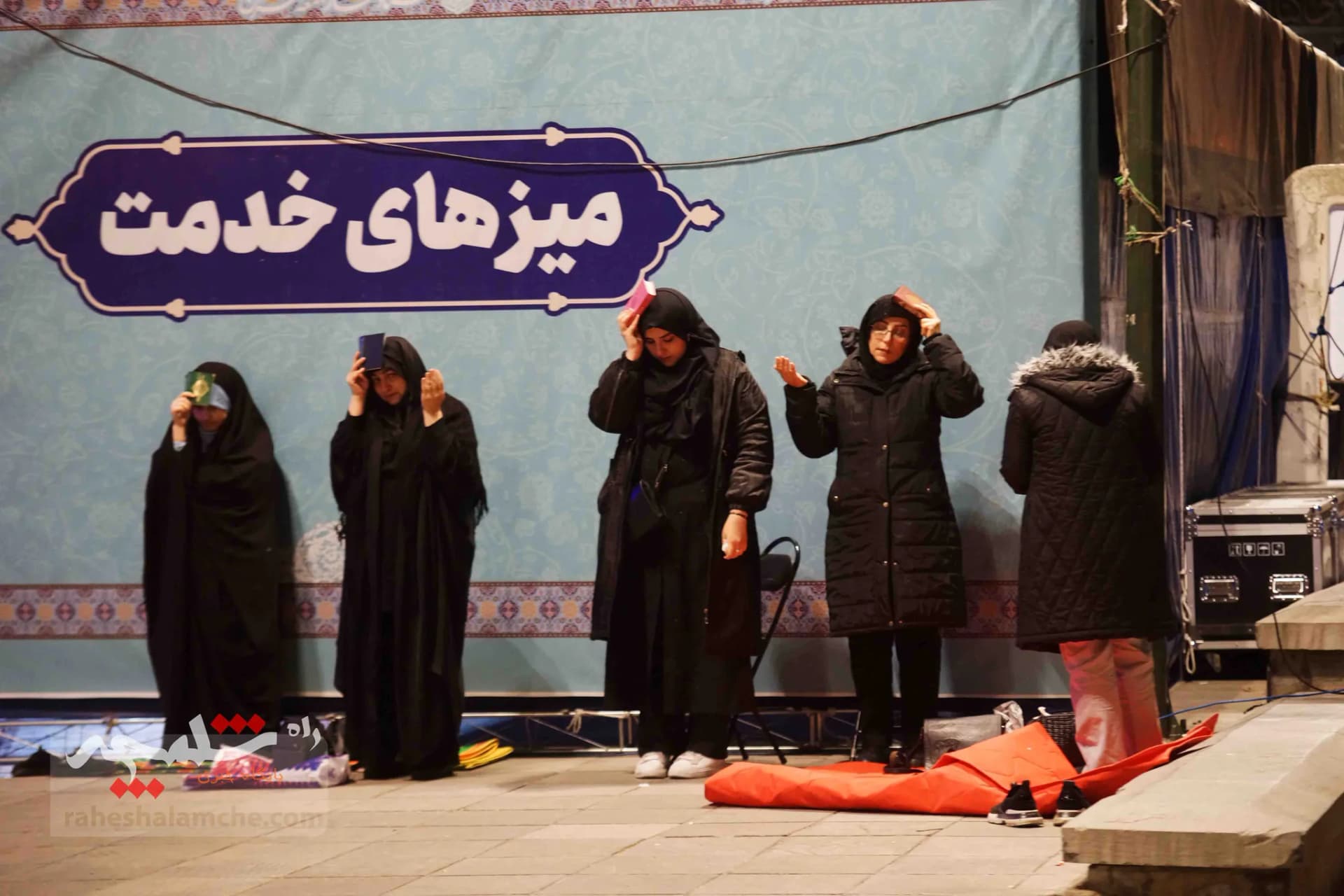 احیای شب بیست و سوم ماه رمضان در دانشگاه تهران +تصاویر — تصویر 36