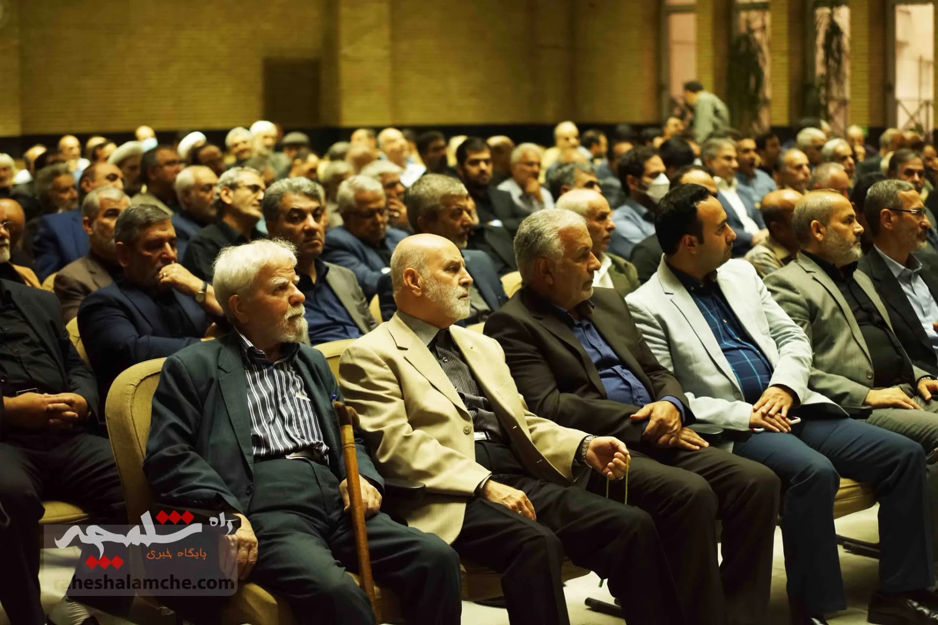 همه شخصیتهایی که در مراسم ختم مادر زریبافان شرکت کرده بودند +تصاویر — تصویر 80