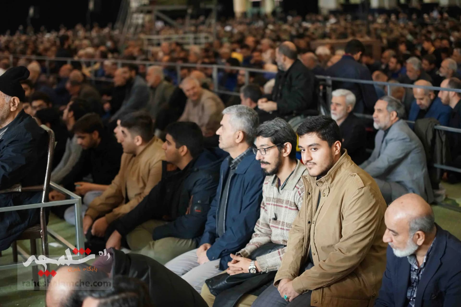 حضور پرشور دانش آموزان نمازگزار این هفته نماز جمعه تهران +تصاویر — تصویر 42