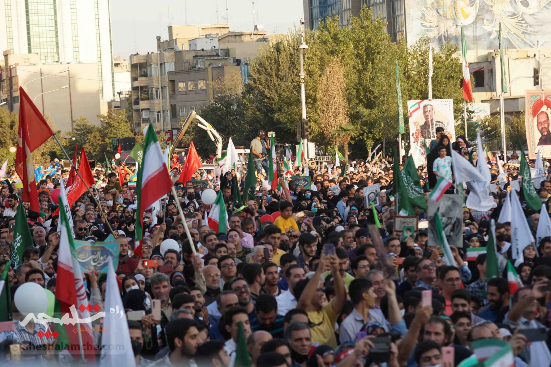 جشن باشکوه مردم تهران +تصاویر — تصویر 21