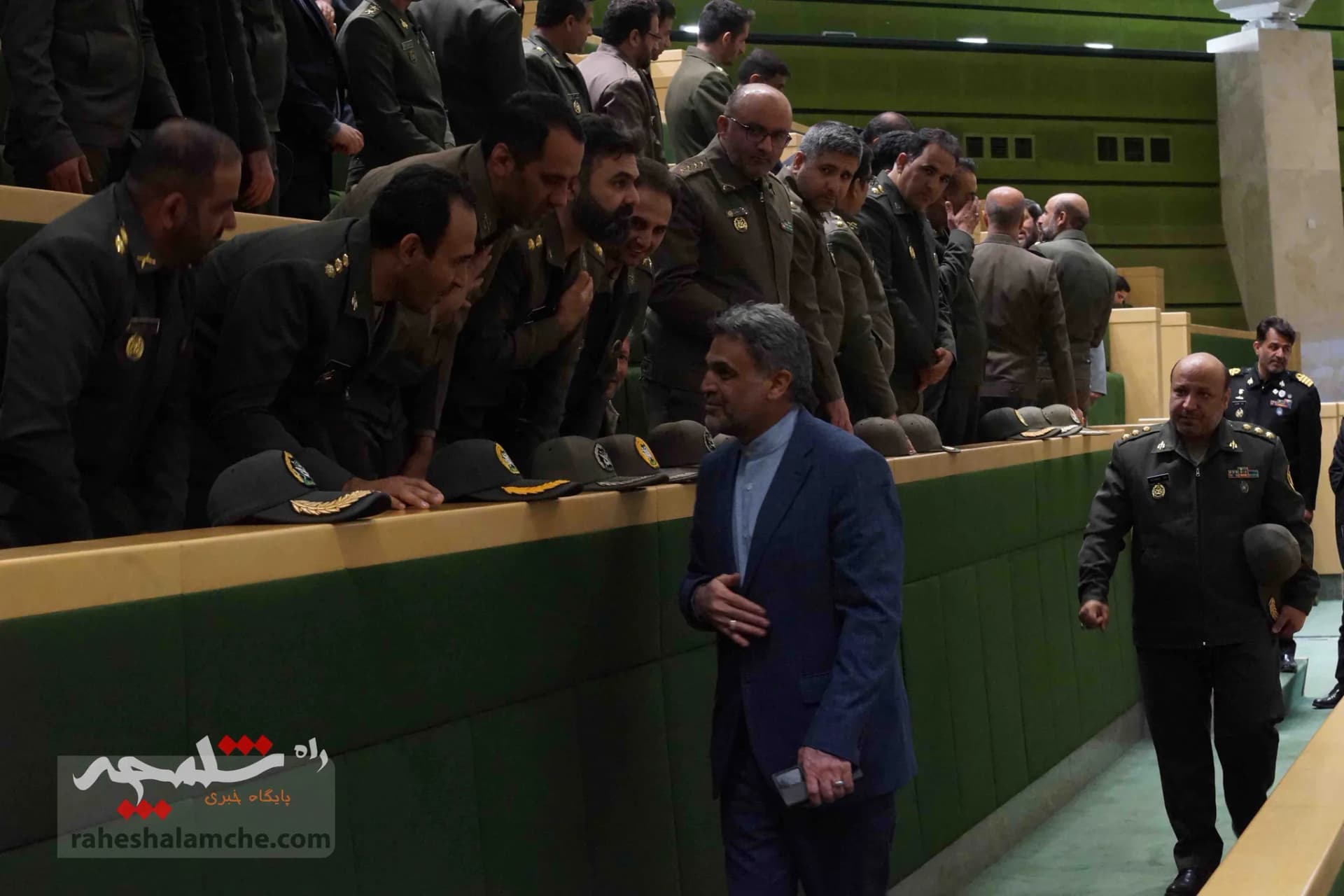 ارتش در مجلس شورای اسلامی +تصاویر — تصویر 34