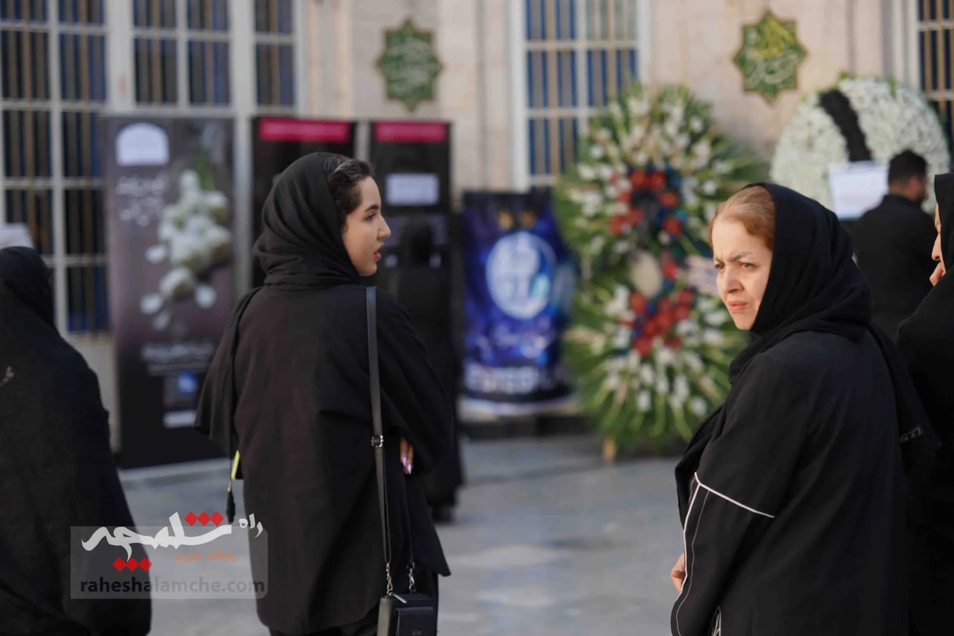 چه کسانی در مراسم ختم «سارا طاووسی» حضور داشتند؟ +تصاویر — تصویر 12