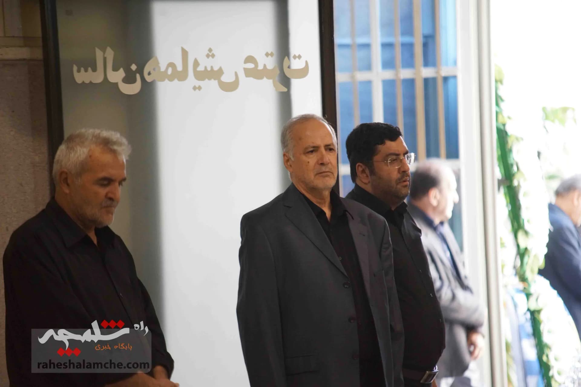 چه کسانی در مراسم ختم «سارا طاووسی» حضور داشتند؟ +تصاویر — تصویر 41
