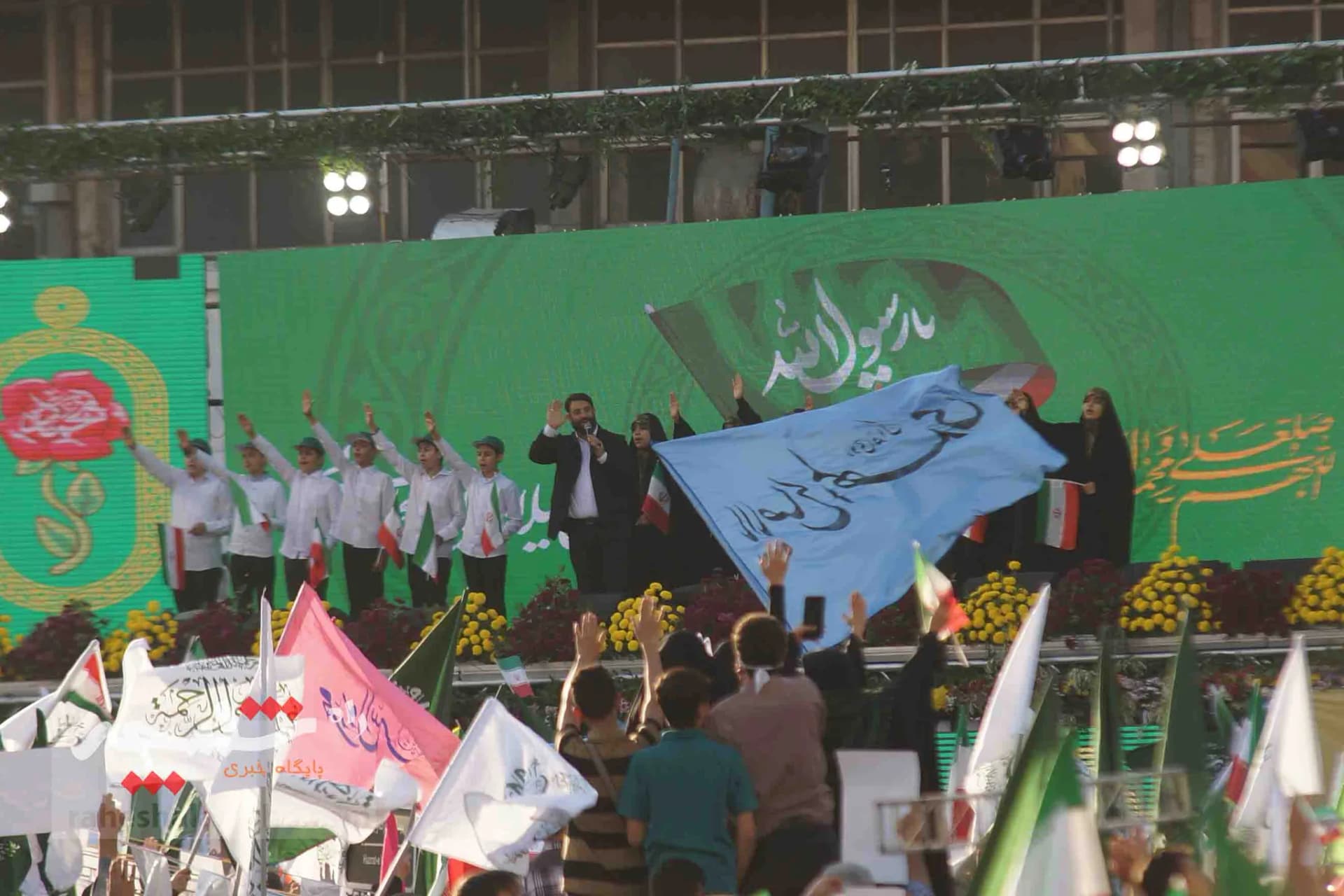 جشن باشکوه مردم تهران +تصاویر — تصویر 9