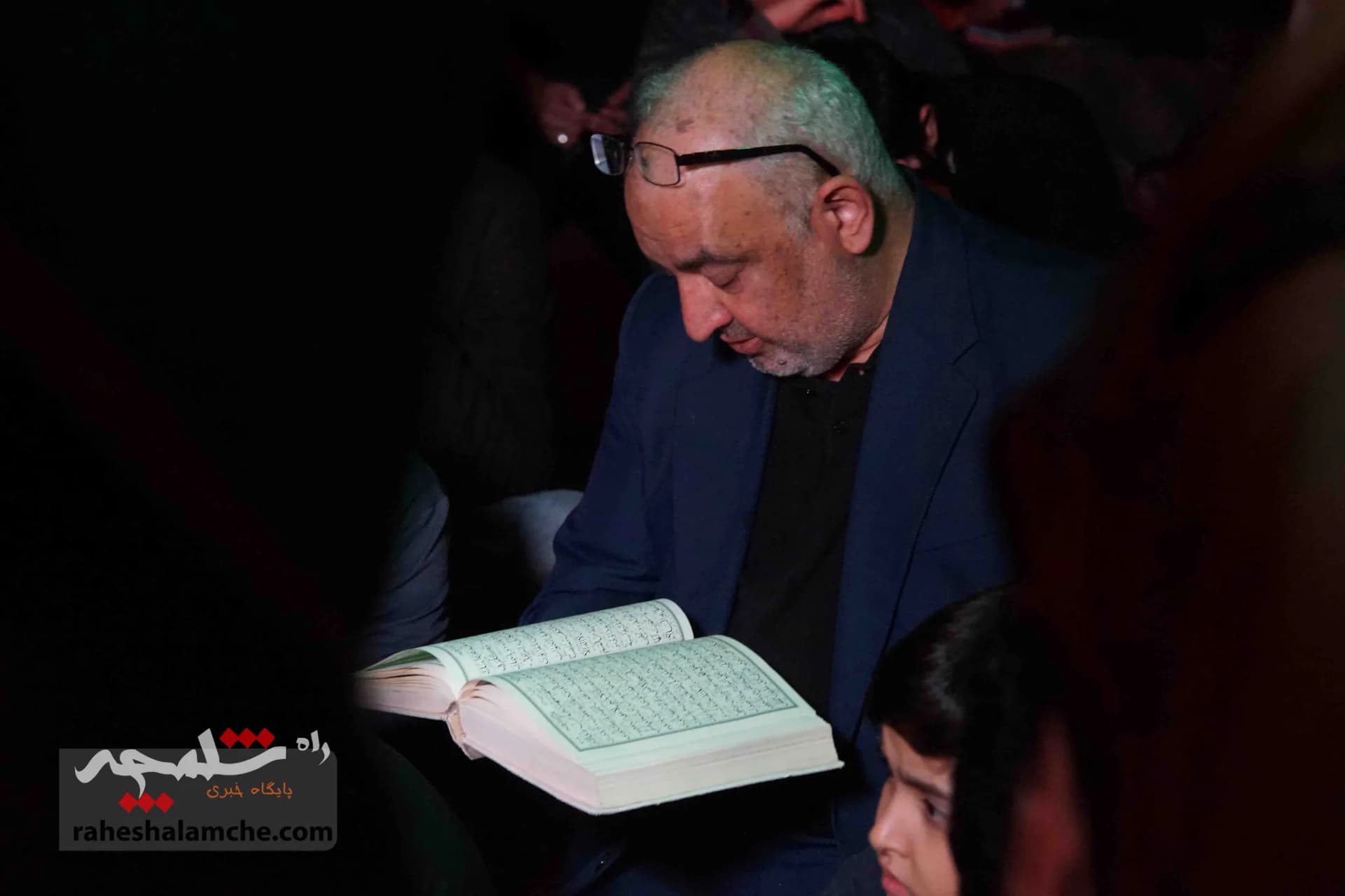 گزارش تصویری مراسم شب قدر و وداع با شهید گمنام در مدرسه عالی شهید مطهری — تصویر 57