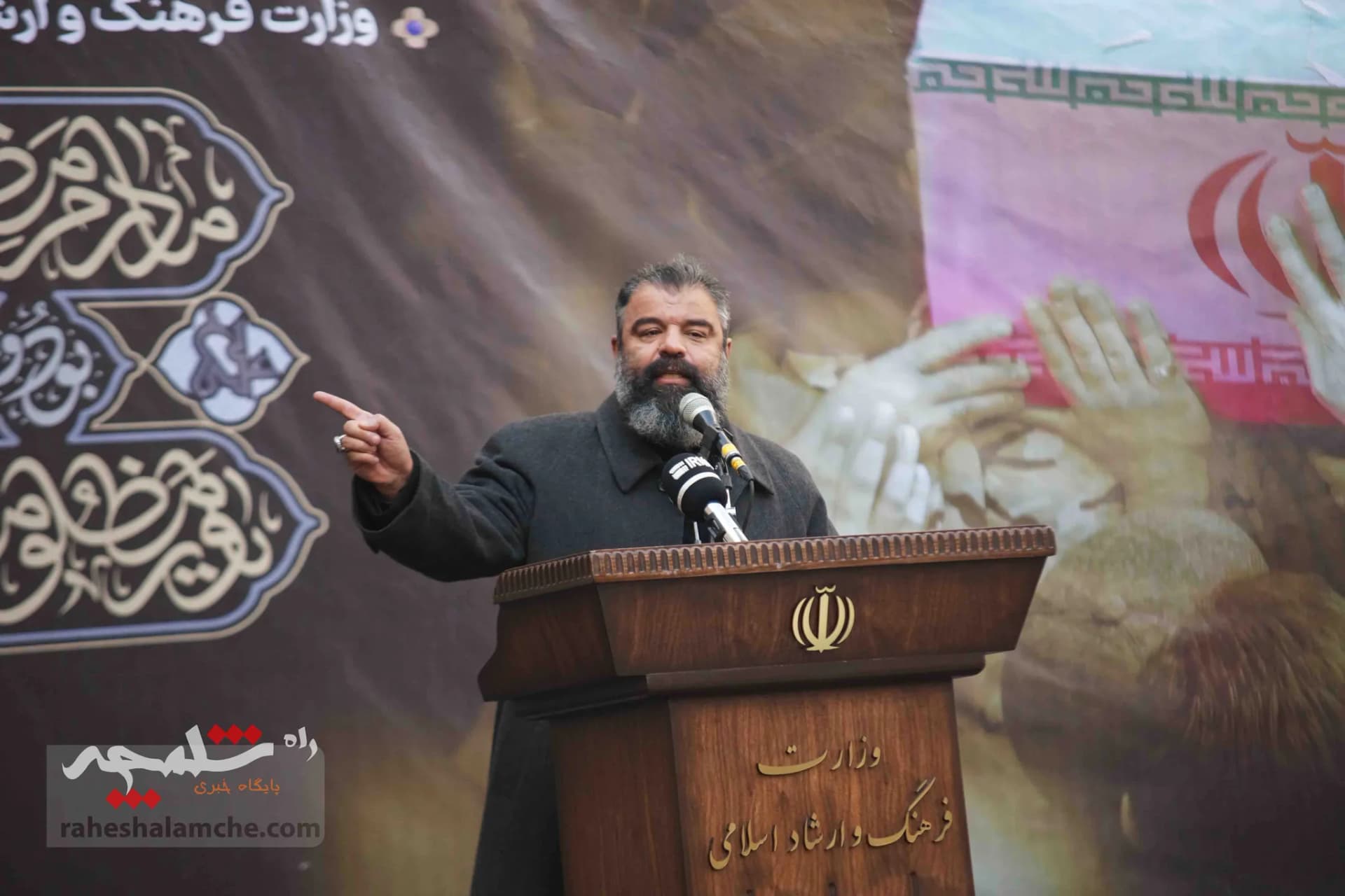 گزارش تصویری تشییع و خاکسپاری شهید گمنام در وزارت فرهنگ و ارشاد اسلامی — تصویر 39