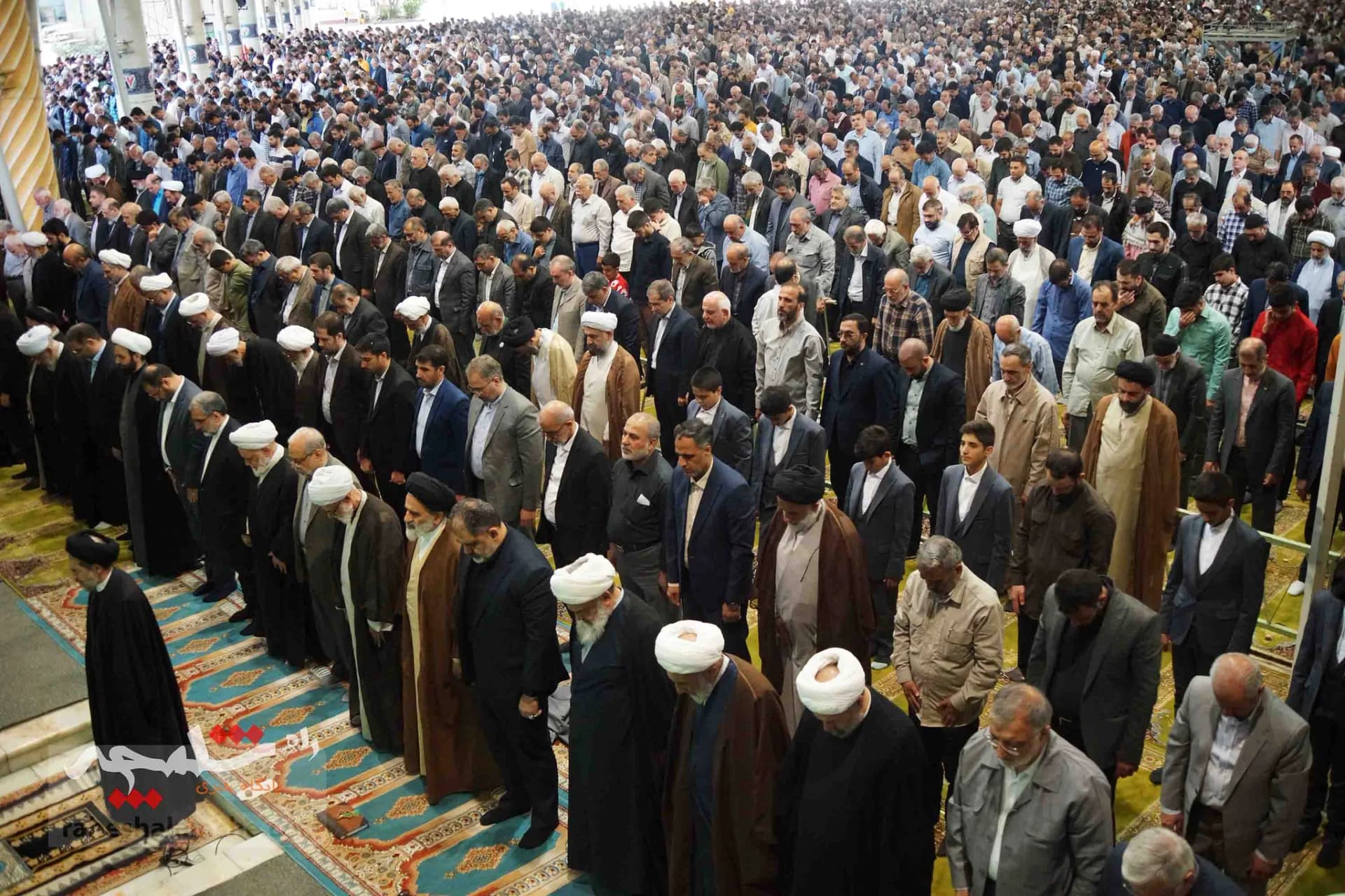 نماز جمعه این هفته تهران به امامت ابوترابی‌فرد برگزار شد +تصاویر — تصویر 54