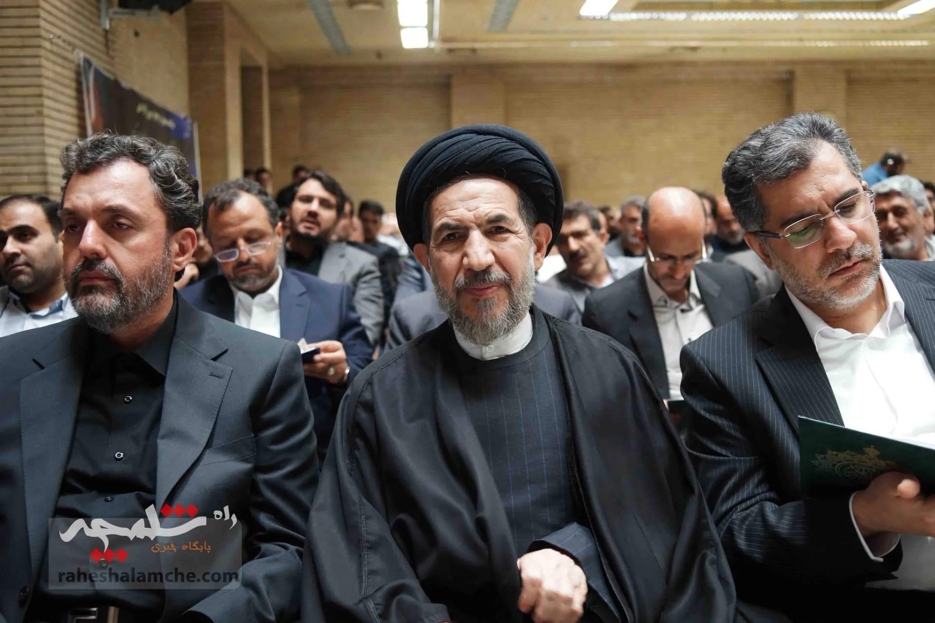 چرا احمدی‌نژاد در مراسم ختم مرحوم پرویز داودی حضور نداشت؟ +تصاویر — تصویر 18